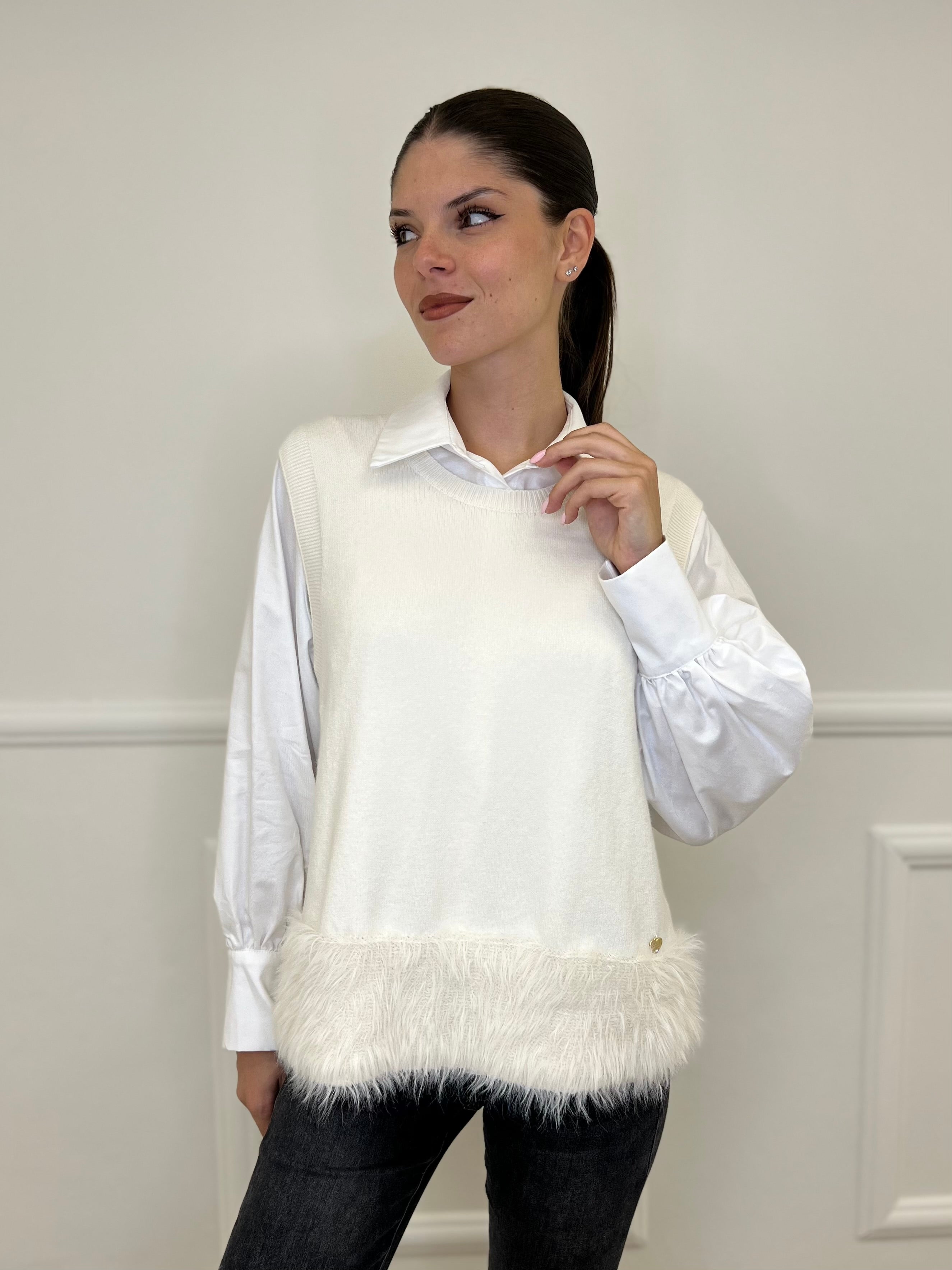 Maglia Smanicata Fondo Fluffy J28116 - Bazar Abbigliamento