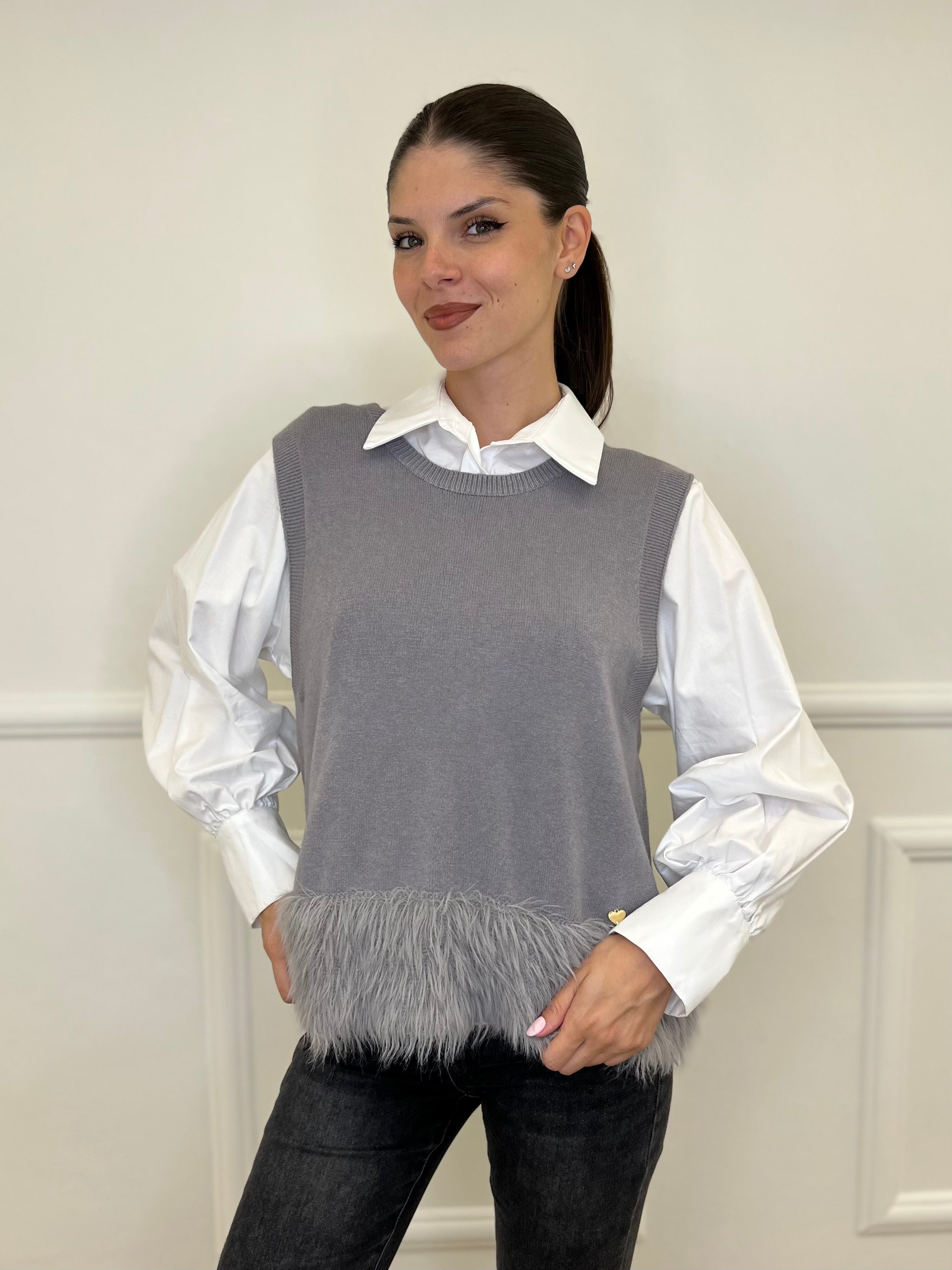 Maglia Smanicata Fondo Fluffy J28116 - Bazar Abbigliamento