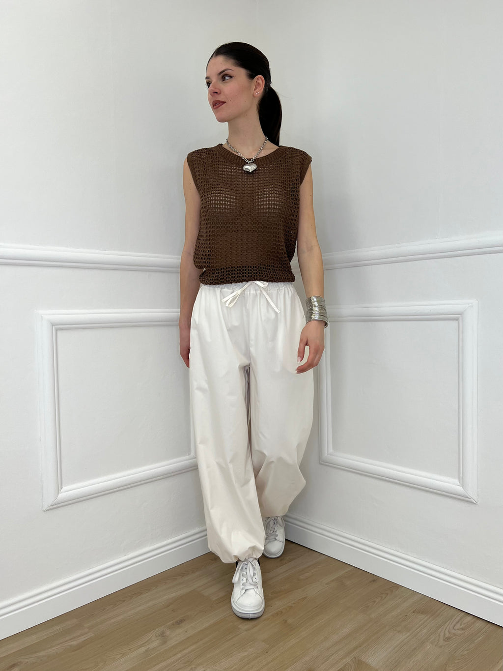 Maglia Smanicata Traforata 6972 Marrone