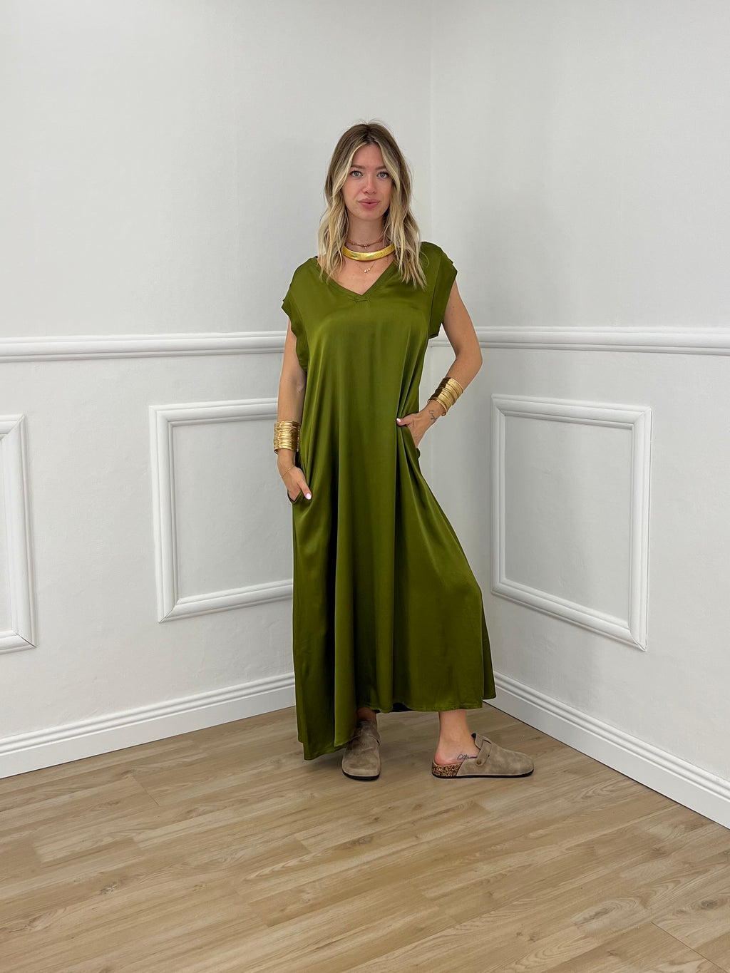 Vestito In Raso di Viscosa A00850 Verde Olio