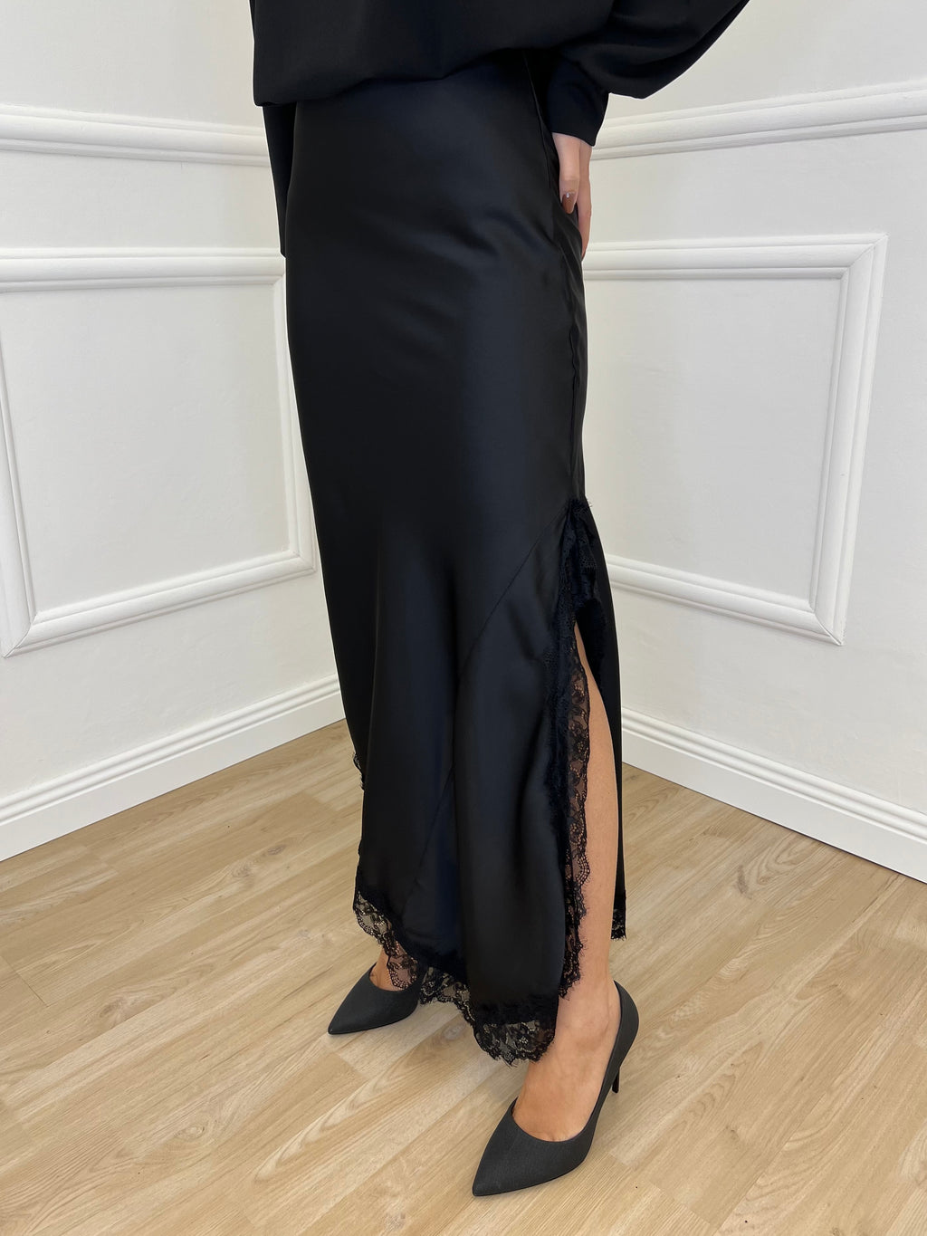 Gonna Asimmetrica Pizzo 2722 Nero