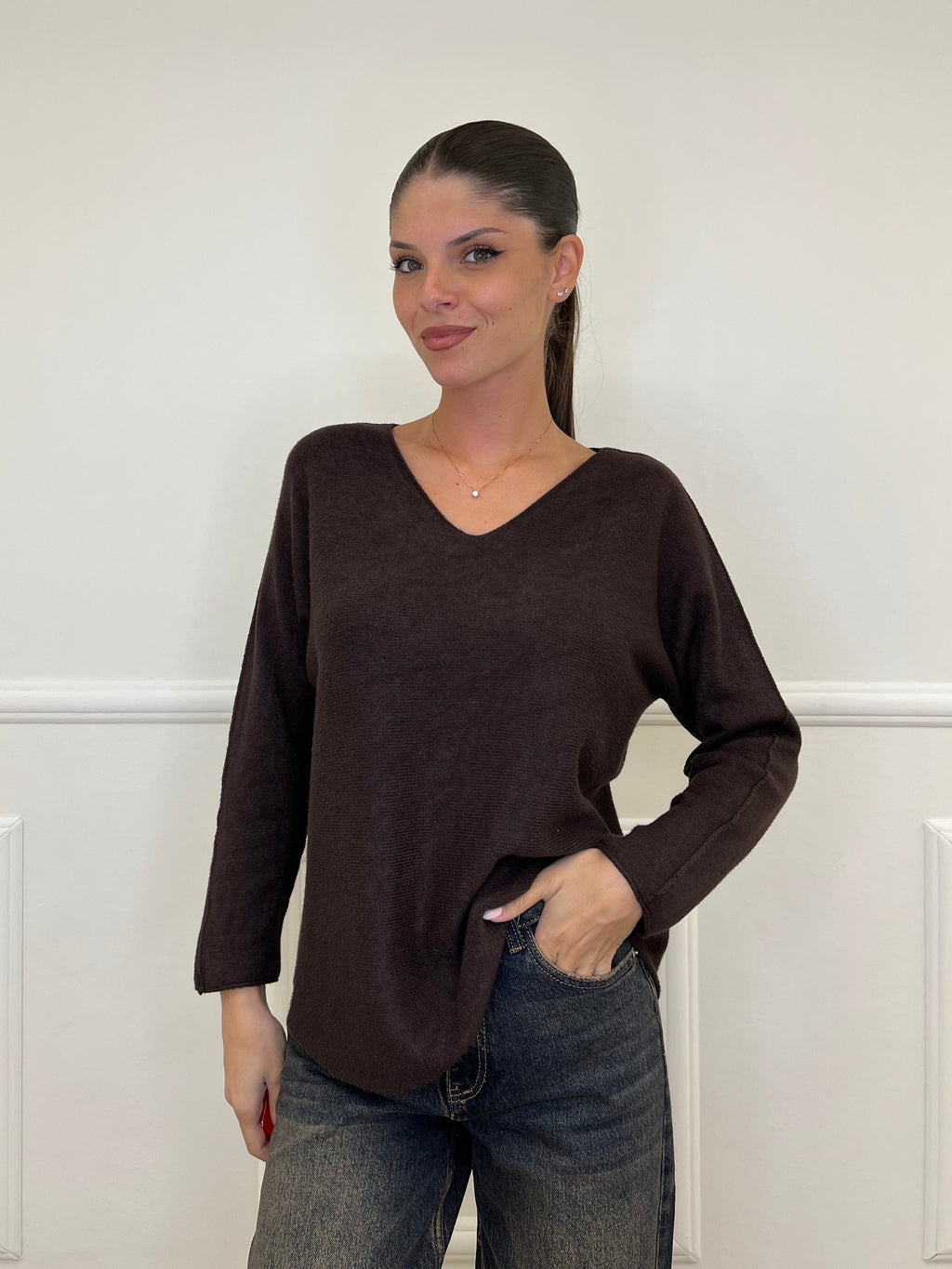 Basic V-Neck Sweater 22325