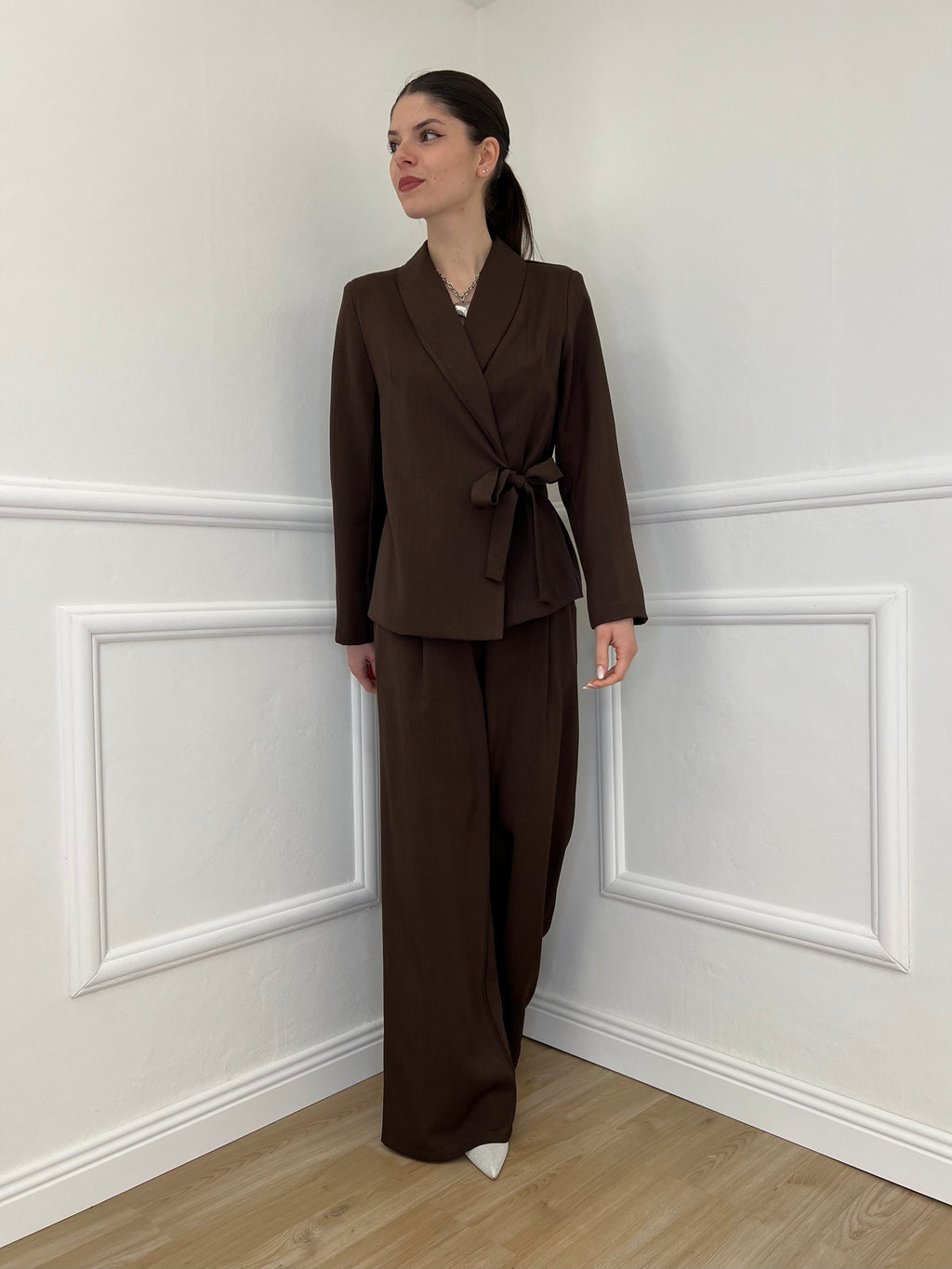 Tailleur con Fiocco 570851 Moro