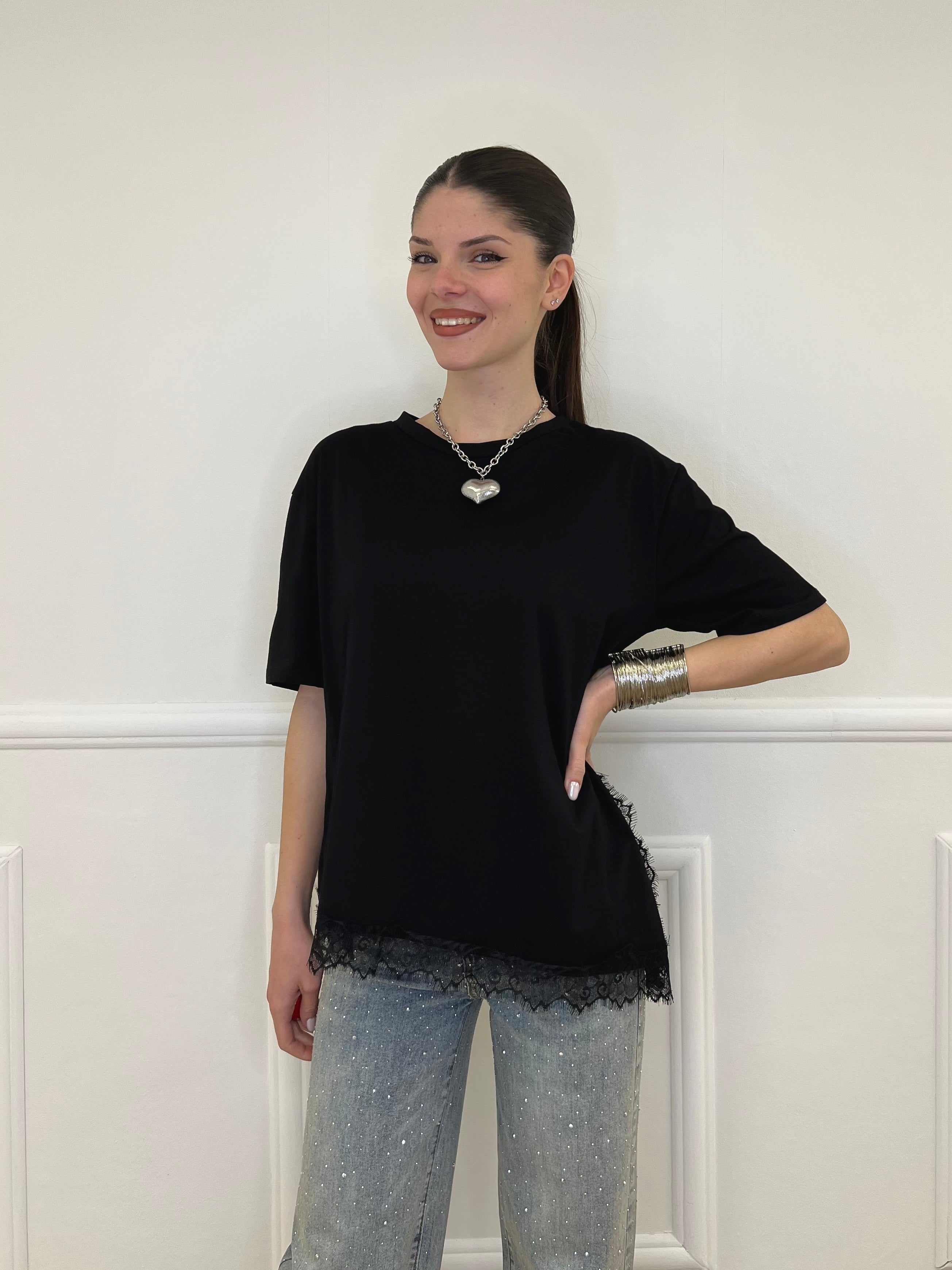 T-shirt Asimmetrica Con Pizzo 2824 Nero