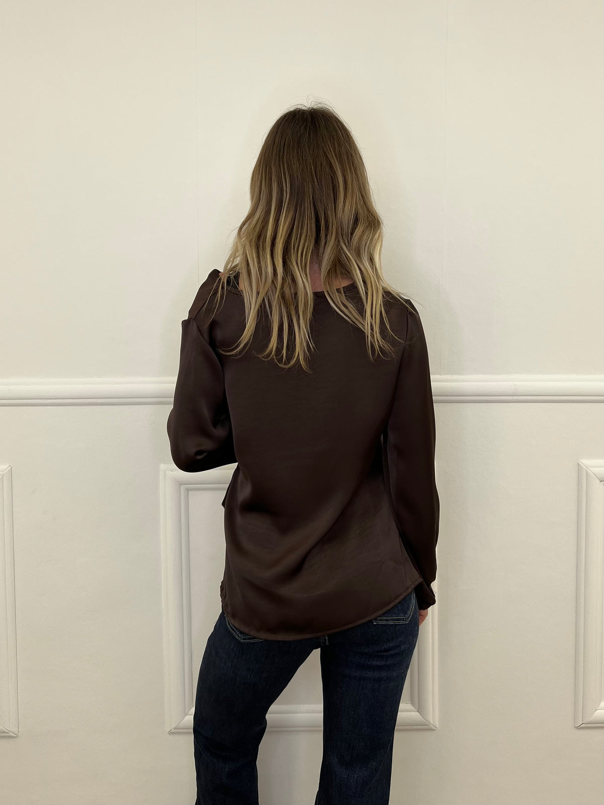 Blusa Satinata con Nodo e Drappeggio 20072 Marrone