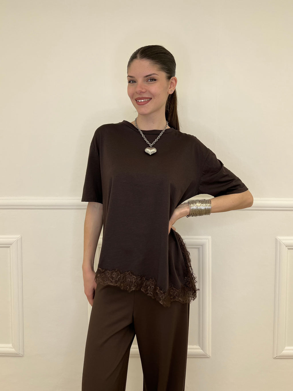 T-shirt Asimmetrica Con Pizzo 2824 Moro