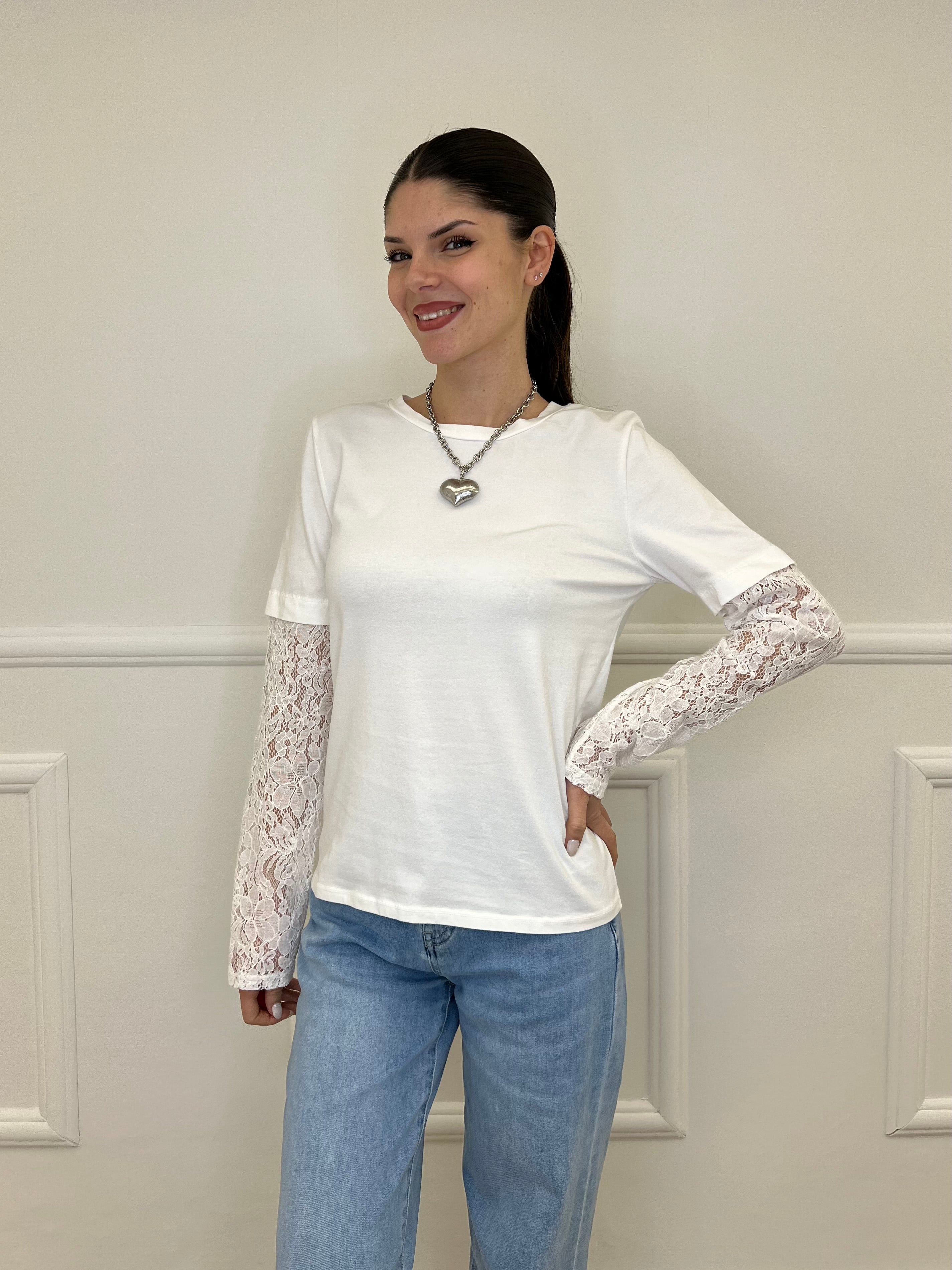 T-Shirt Con Maniche In Pizzo T10575 Bianco