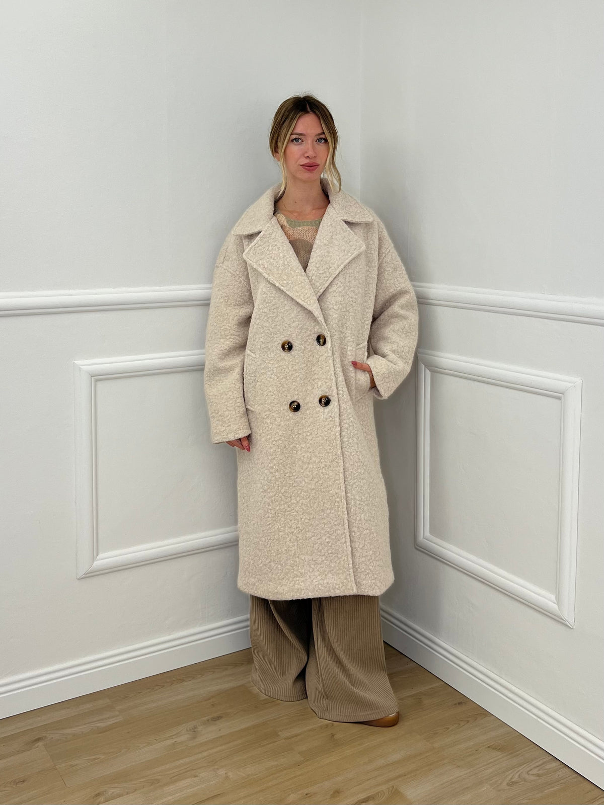 Cappotto Doppiopetto Bouclè 6822 Ecru