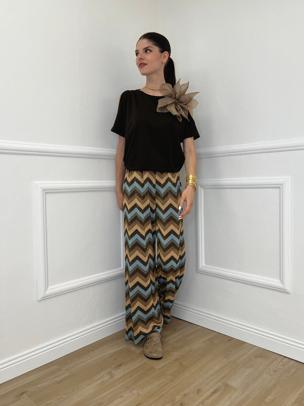 Maglia Cut Out Spilla Fiore 5688 Marrone