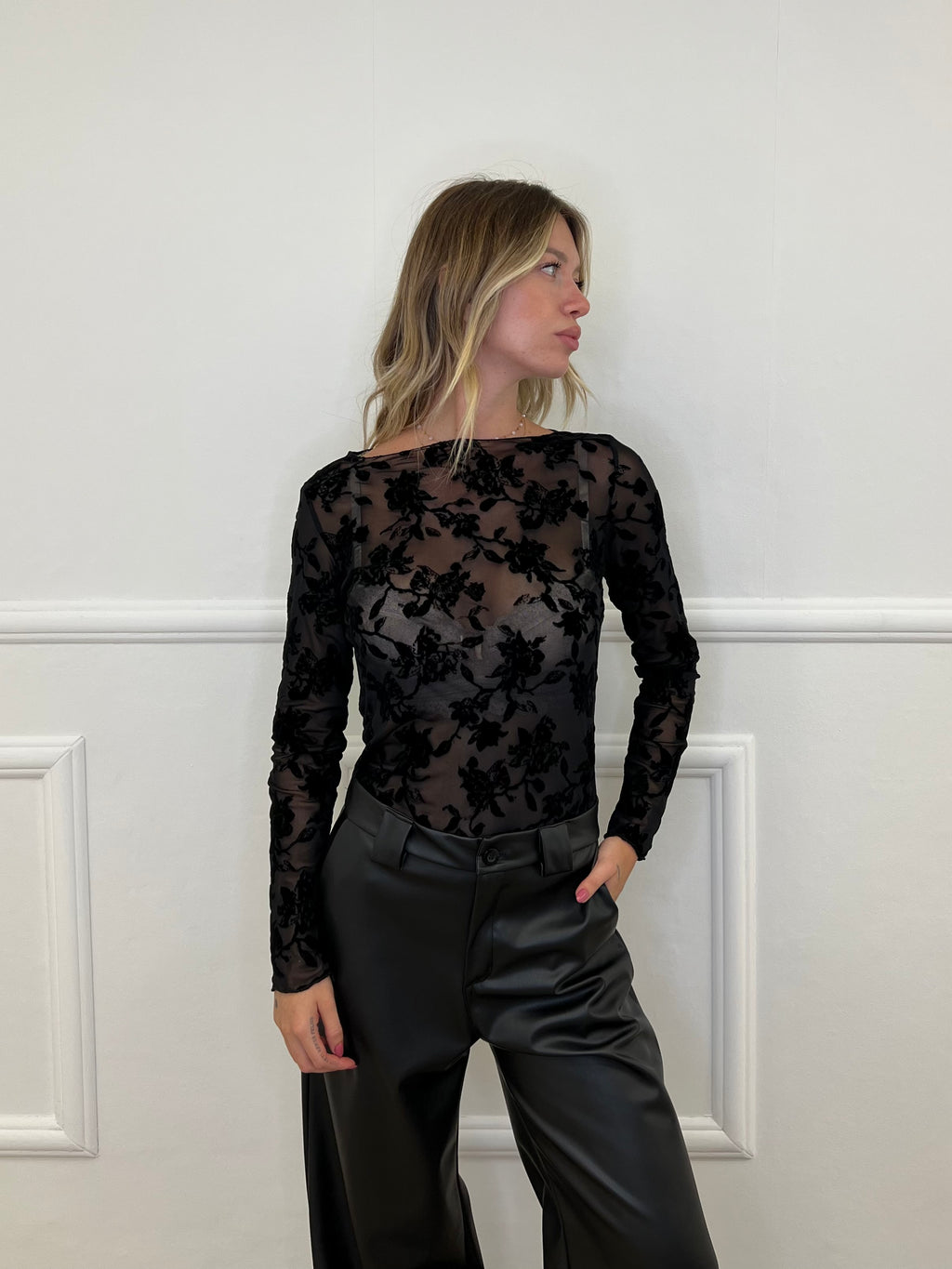 Top in Tulle con Ricamo Floreale 25855 Nero