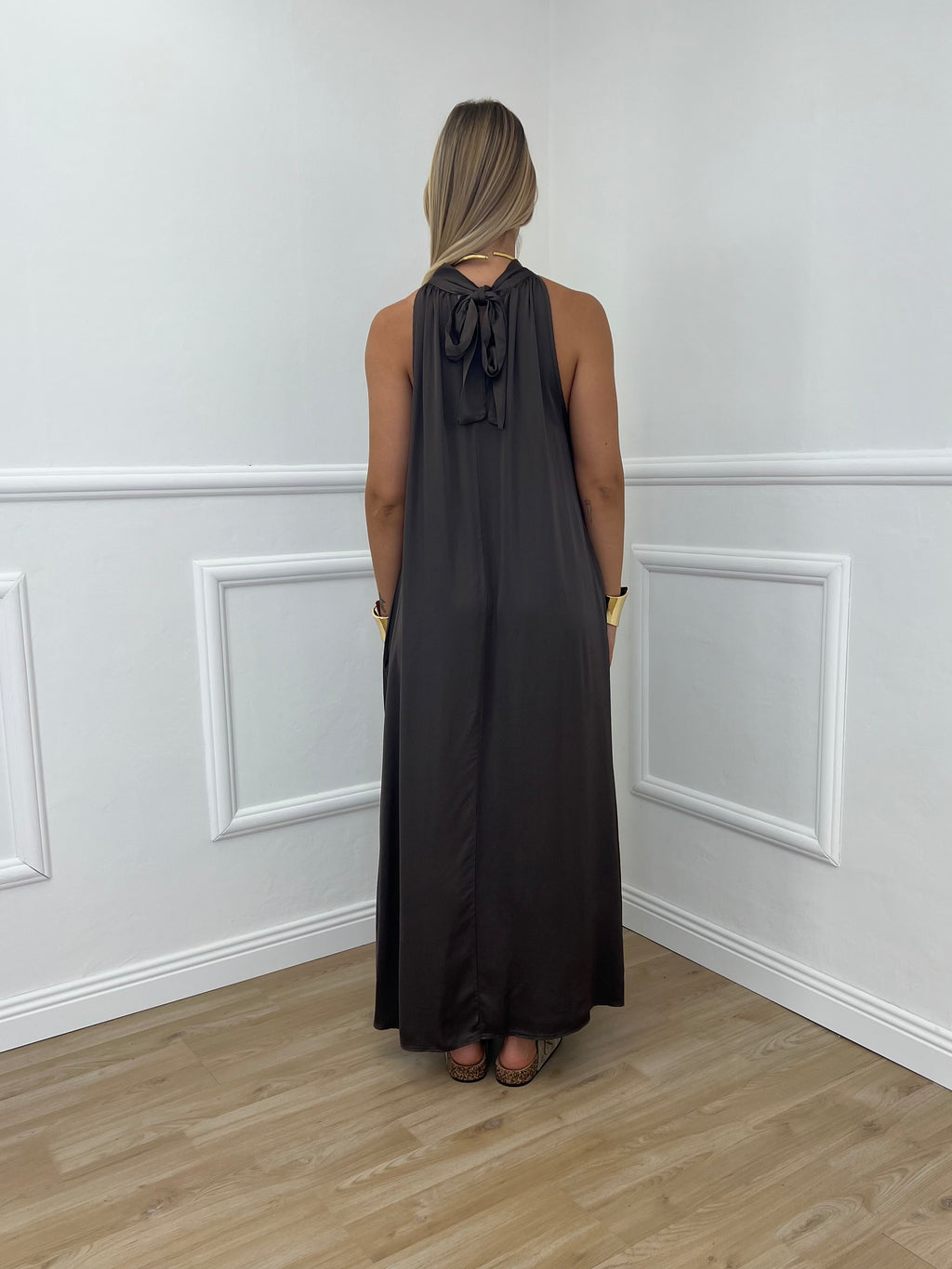 Abito Halter In Raso 9382 Marrone