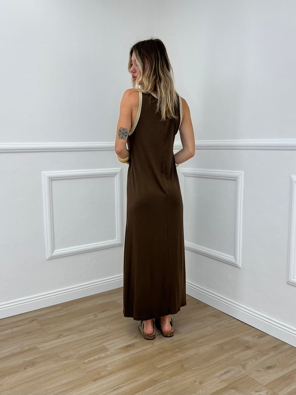 Abito Smanicato Profili Lurex 24408 Marrone