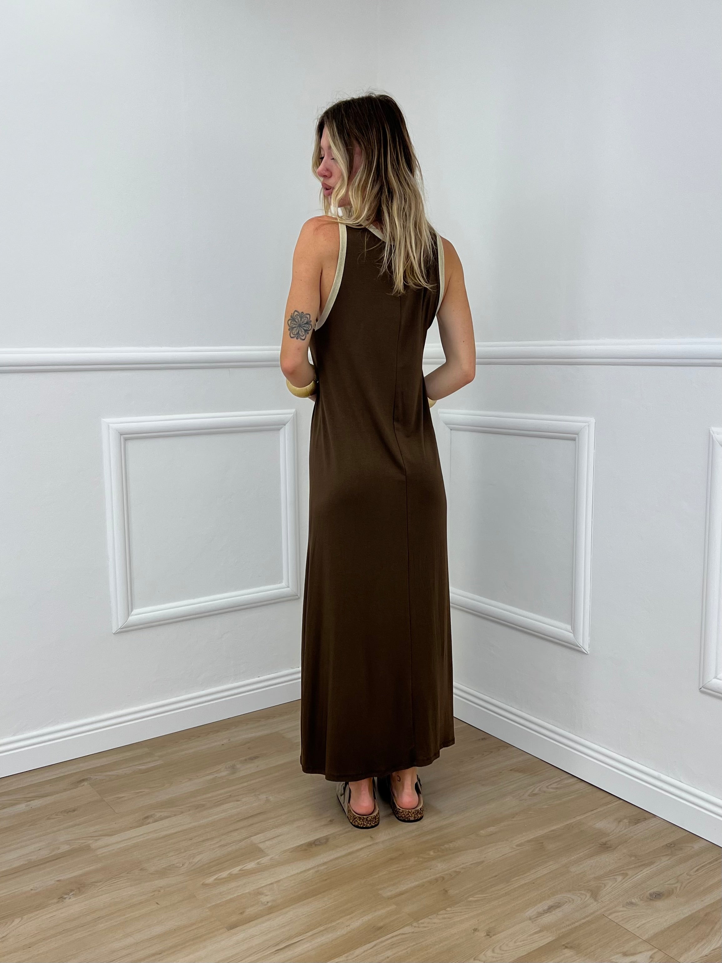 Abito Smanicato Profili Lurex 24408 Marrone