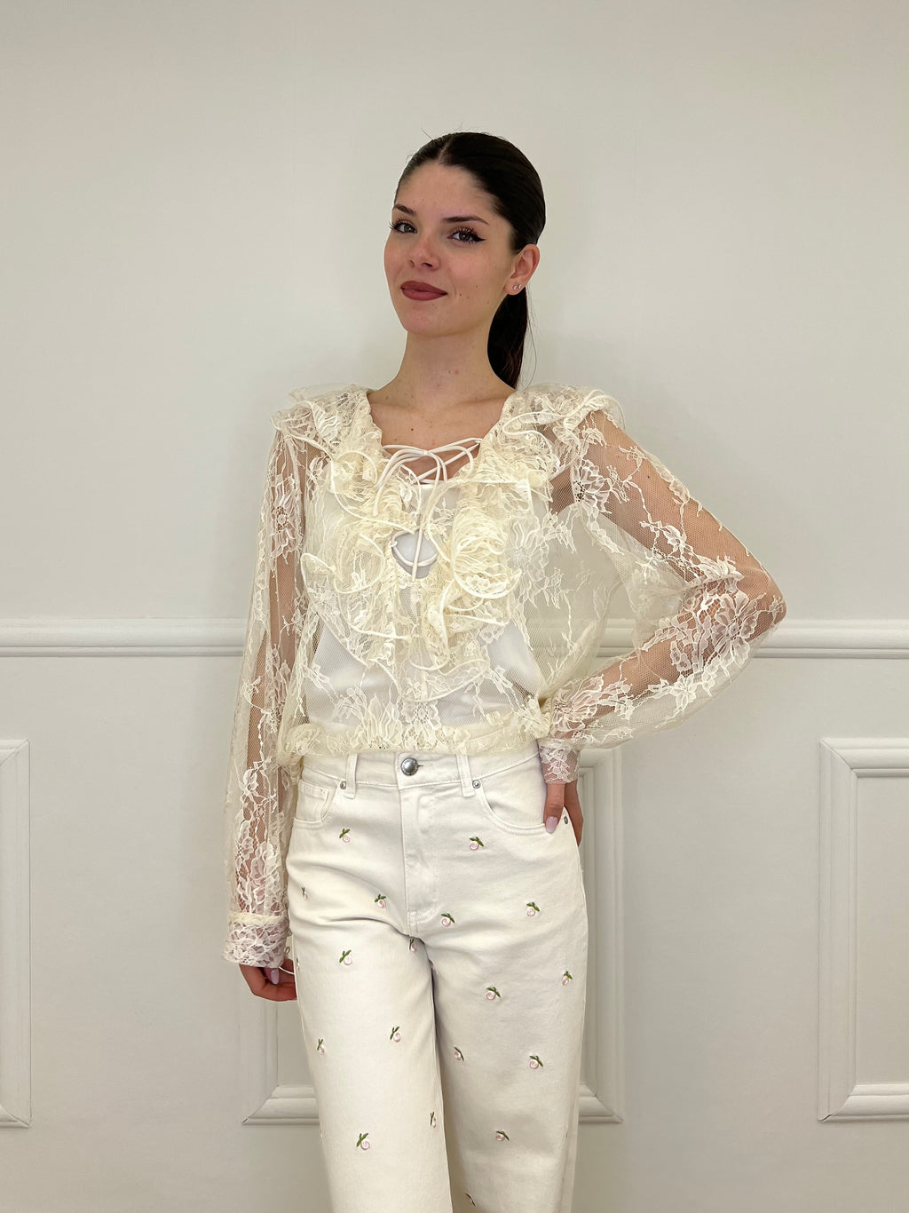 Twin Set Blusa in Pizzo Con Jabot e Sottoveste 7099 Ecru