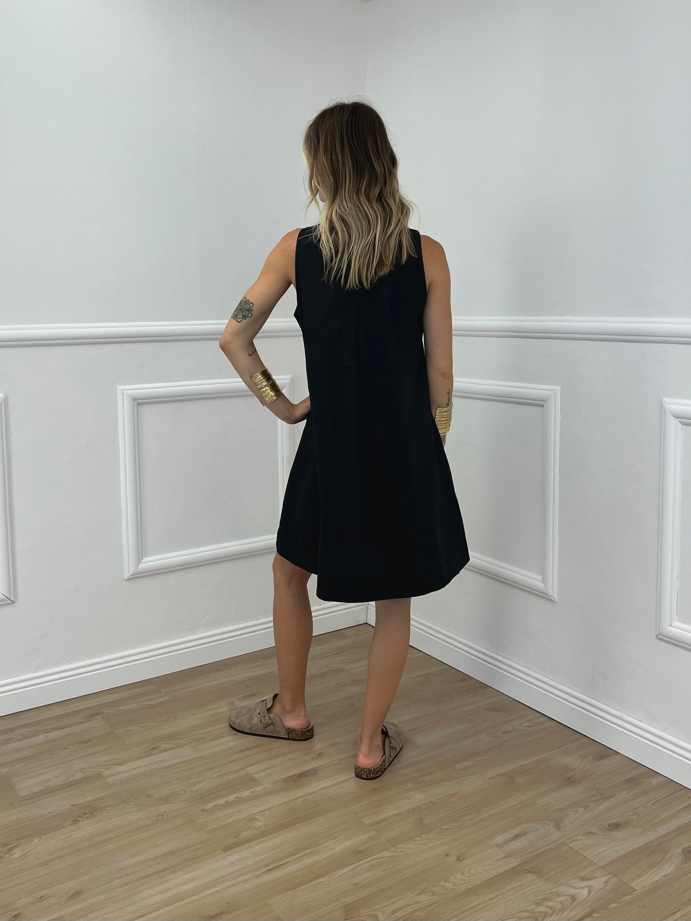 Abito Corto Sfondo Piega 9392 Nero