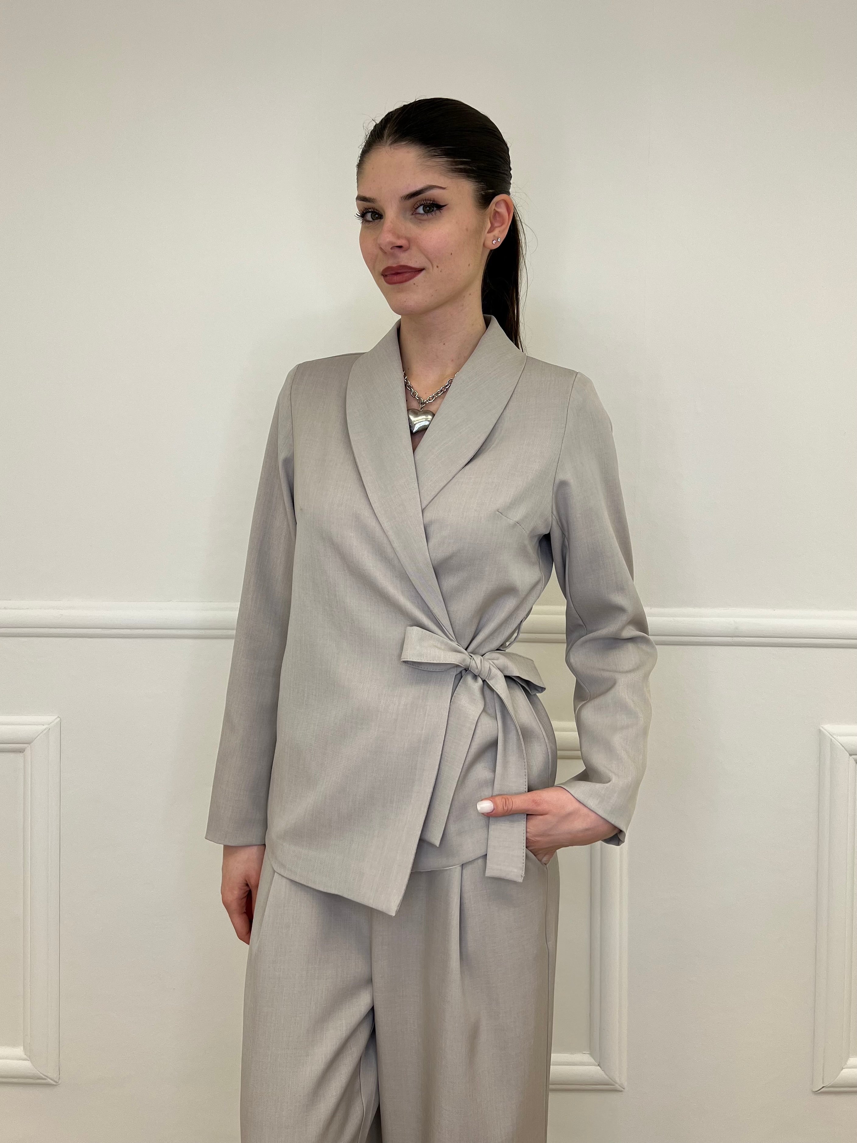 Tailleur con Fiocco 570851 Taupe