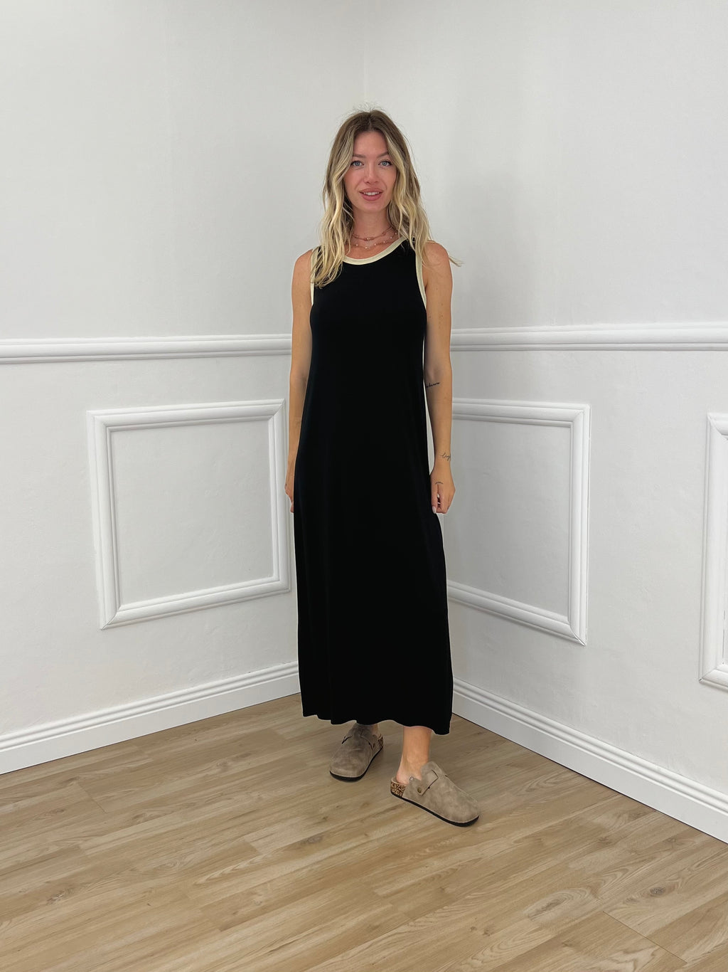Abito Smanicato Profili Lurex 24408 Nero