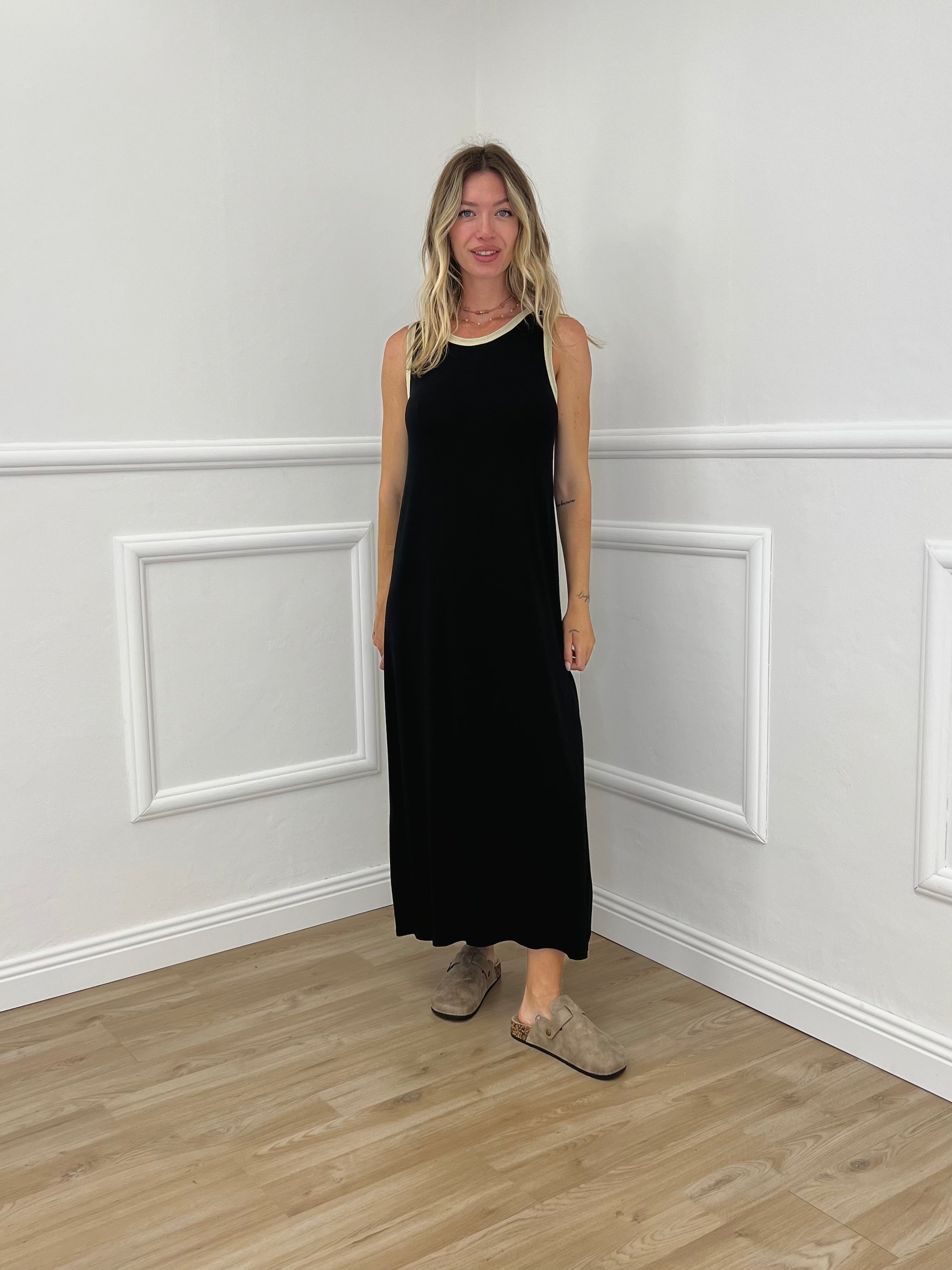 Abito Smanicato Profili Lurex 24408 Nero