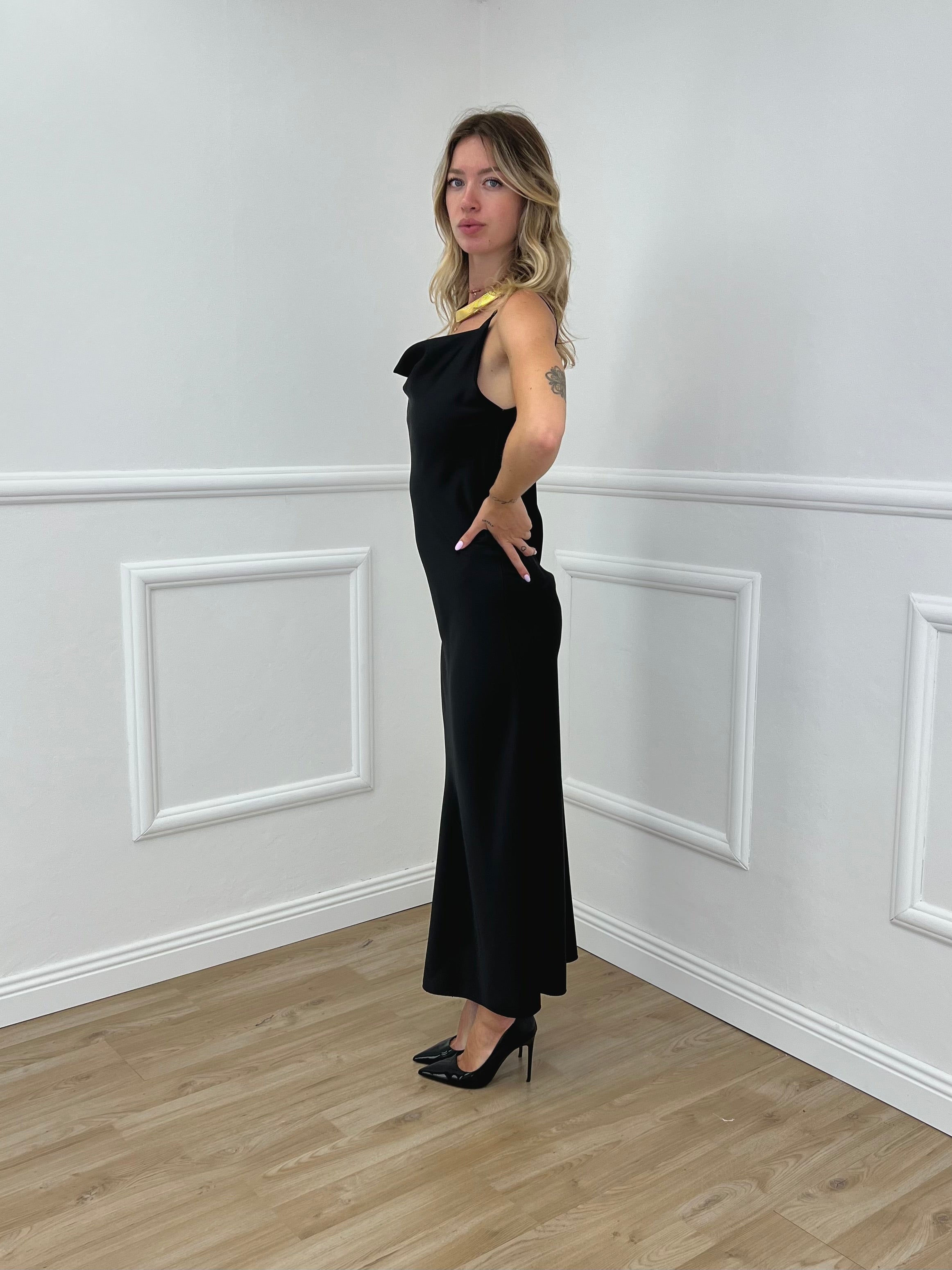Vestito Satinato Con Scollo Morbido 1502 Nero