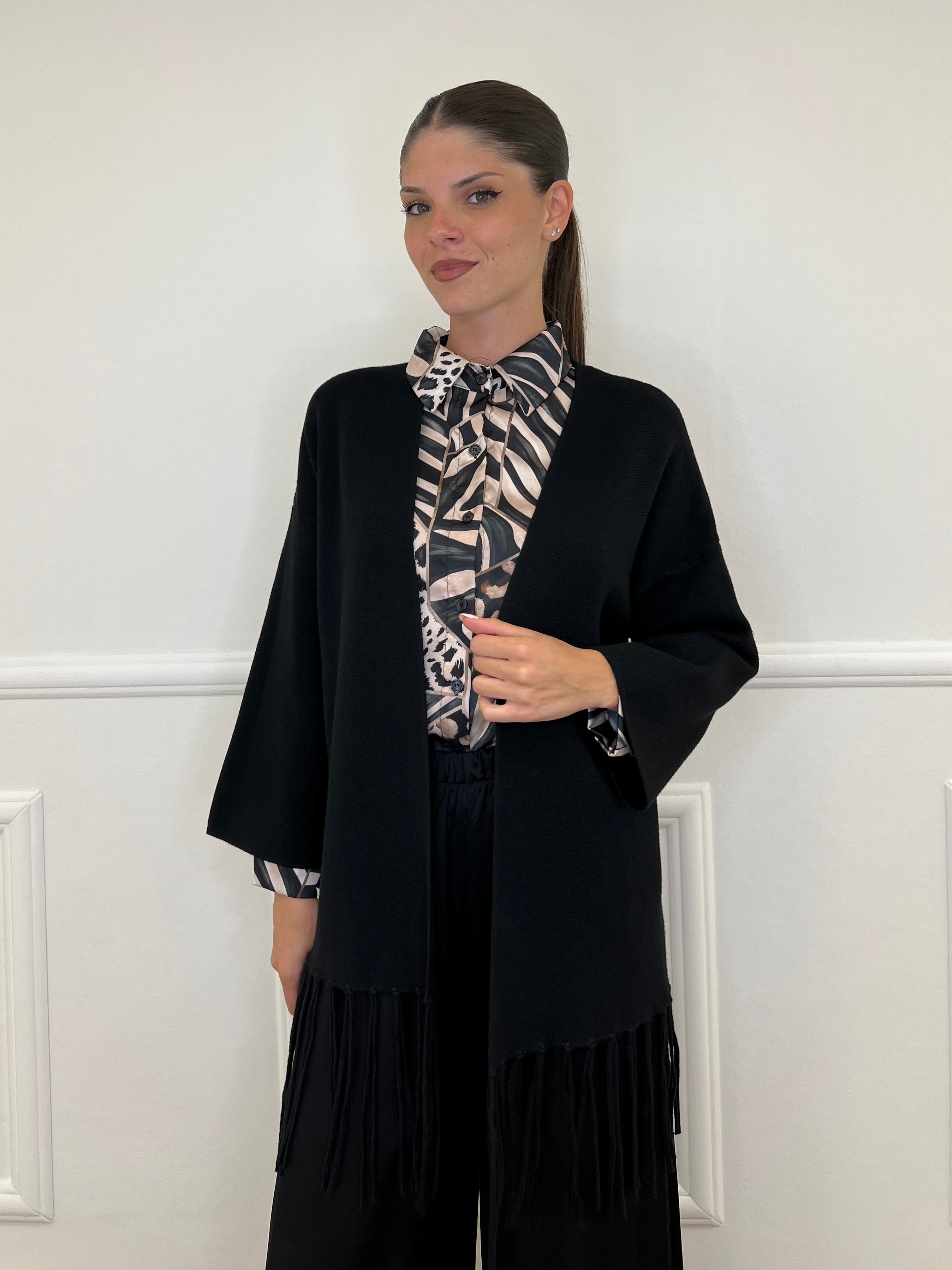 Cardigan Frange DL7296 Nero - Bazar Abbigliamento