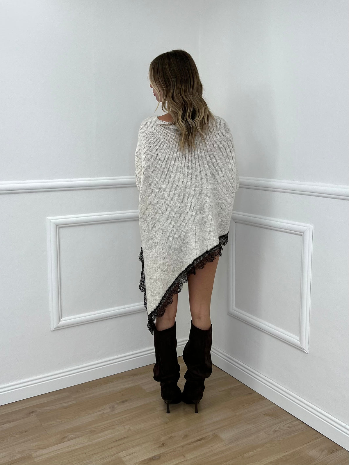 Maglia Lana Asimmetrica con Pizzo 25743 Ecru