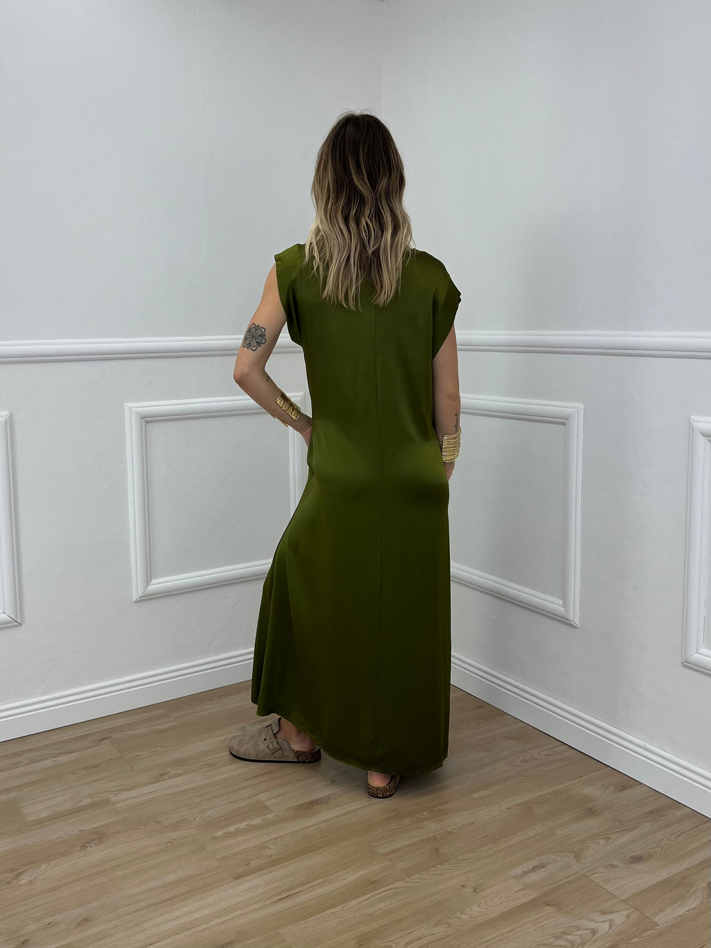 Vestito In Raso di Viscosa A00850 Verde Olio