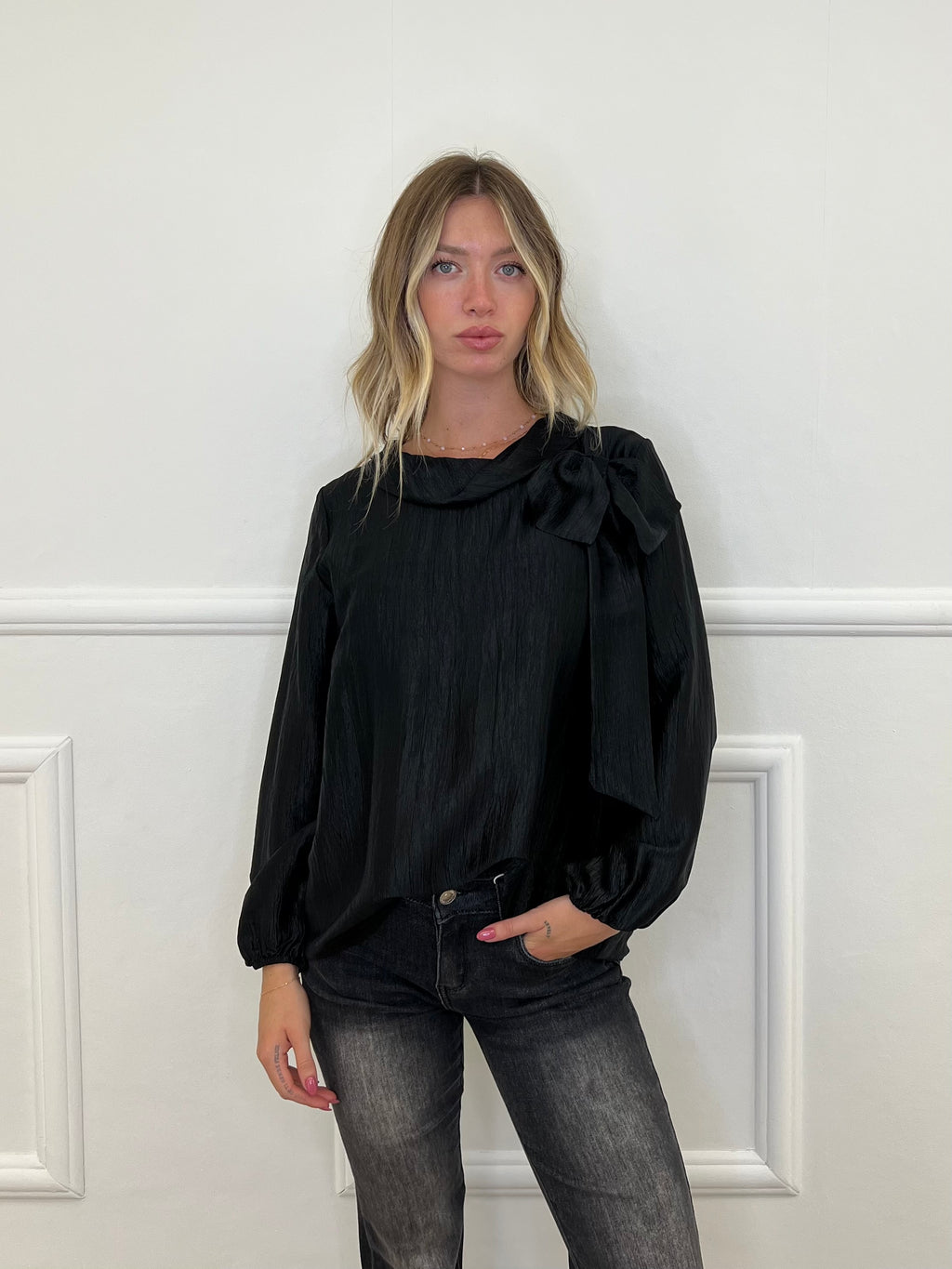 Blusa Chiffon Fiocco e Colletto 8526 Nero