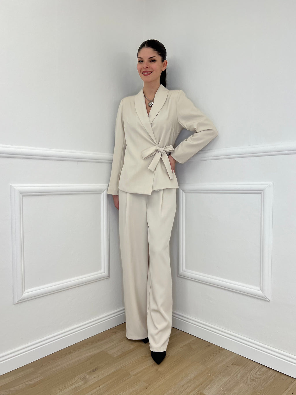 Tailleur con Fiocco 570851 Ecru