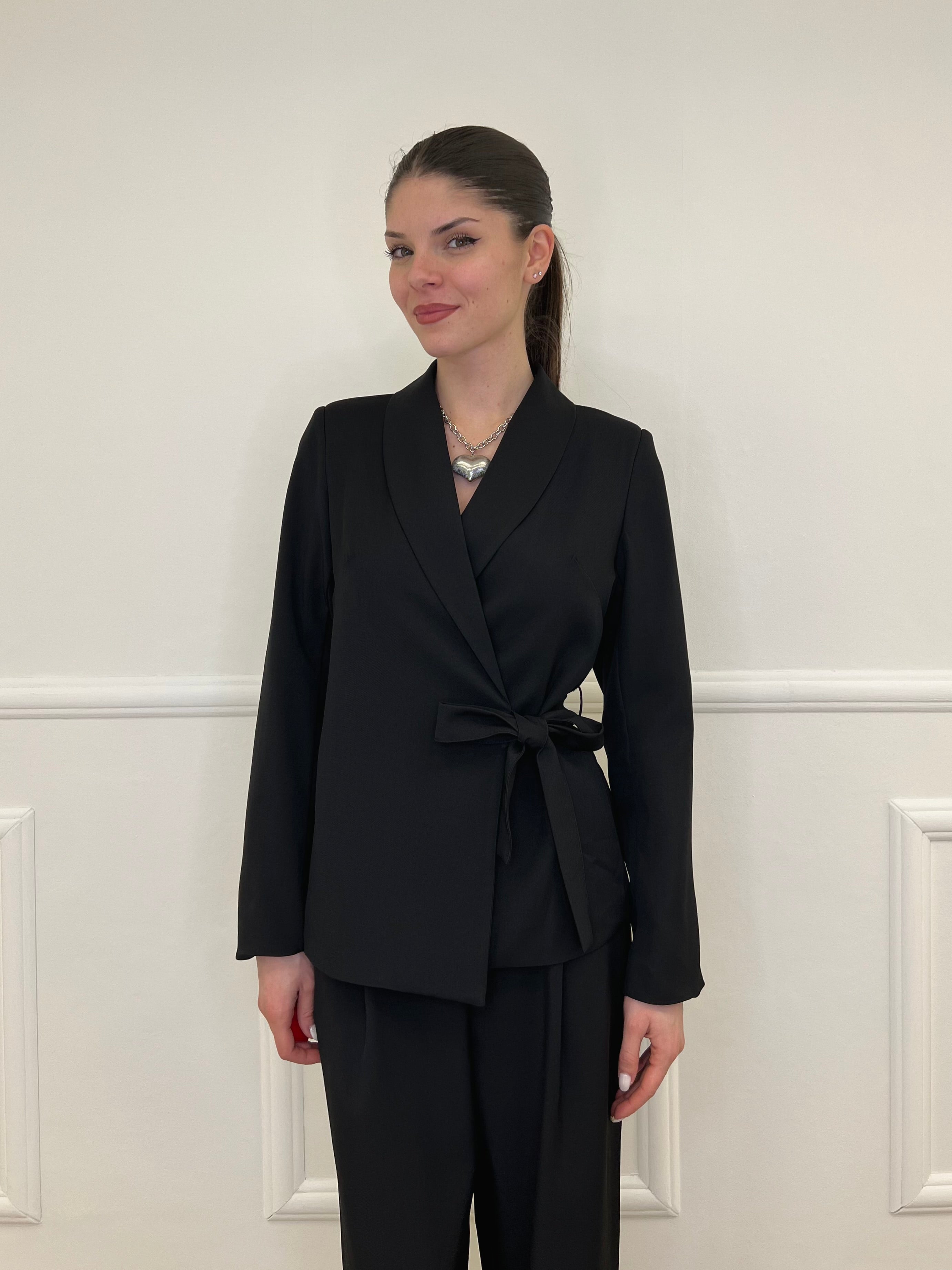 Tailleur con Fiocco 570851 Nero