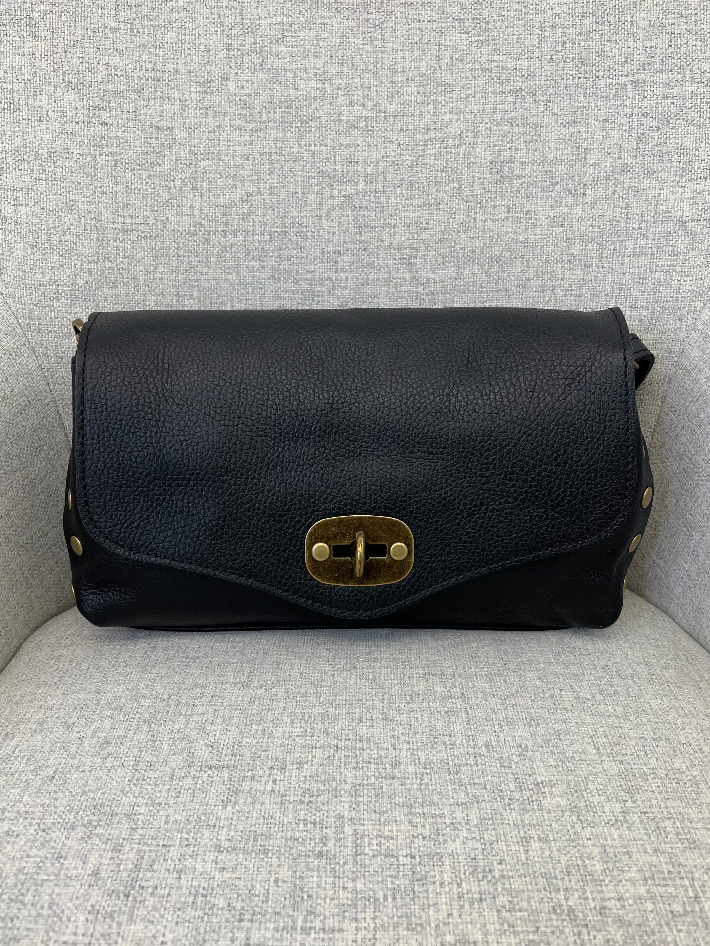 Borsa Baguette Vera Pelle Borchie VPB001