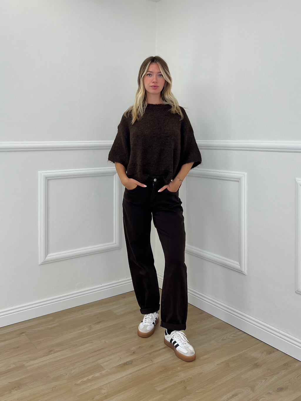 Jeans Mom Fit H3896-2 Marrone