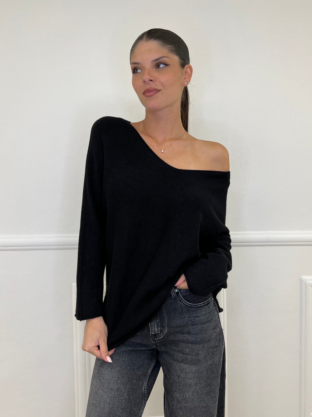 Basic V-Neck Sweater 22325