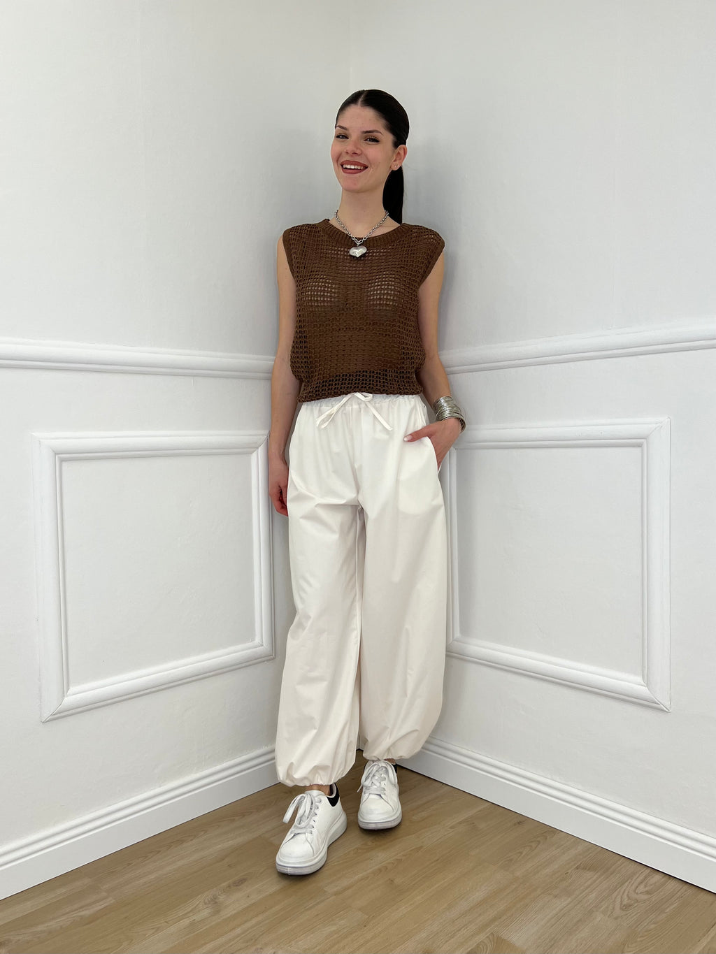Maglia Smanicata Traforata 6972 Marrone