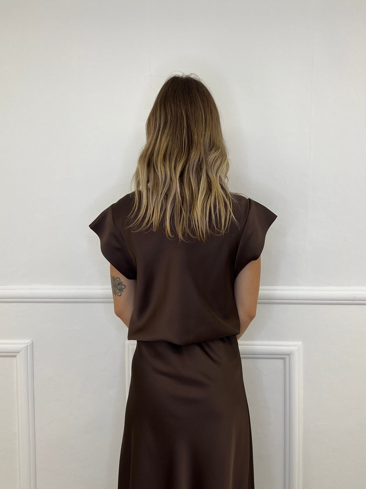 Blusa Satin Scollo Morbido 2548 Marrone