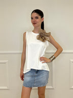 Maglia Smanicata Spilla Fiore 9688 Bianco