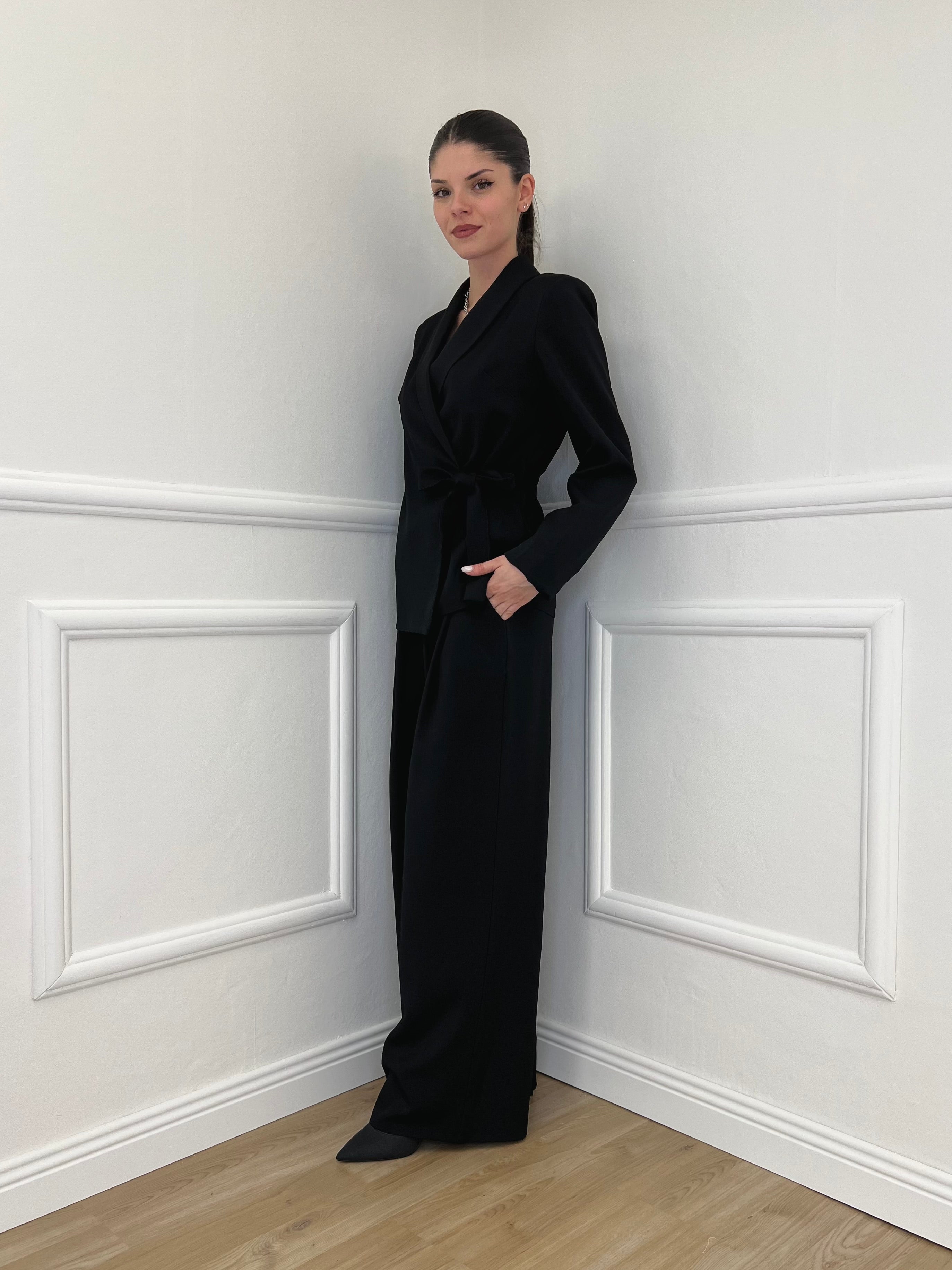 Tailleur con Fiocco 570851 Nero