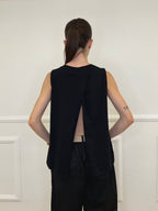 Maglia Smanicata Spilla Fiore 9688 Nero