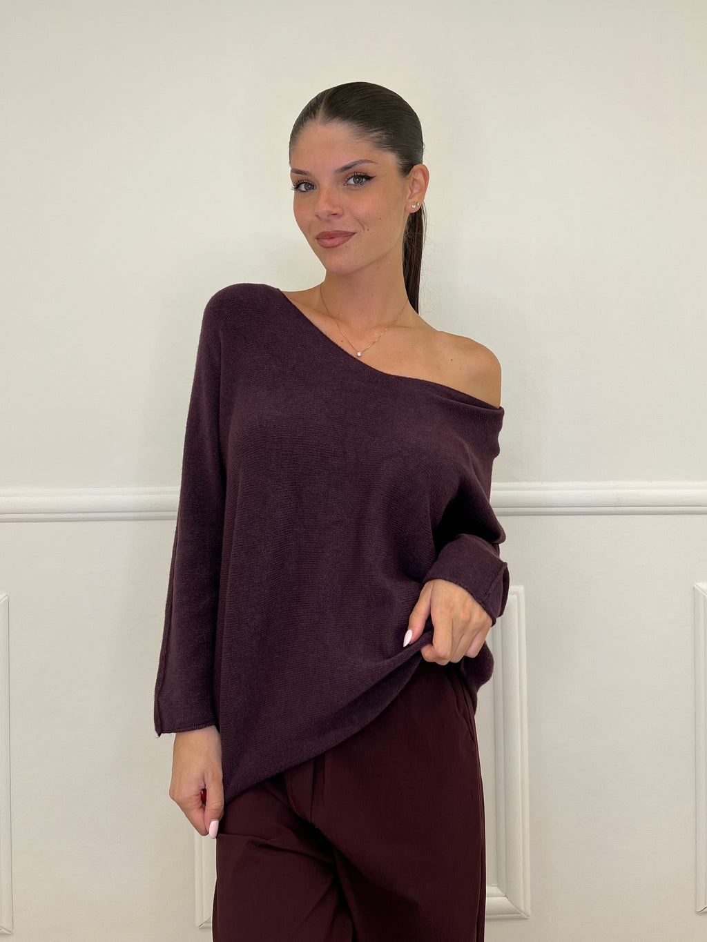 Basic V-Neck Sweater 22325