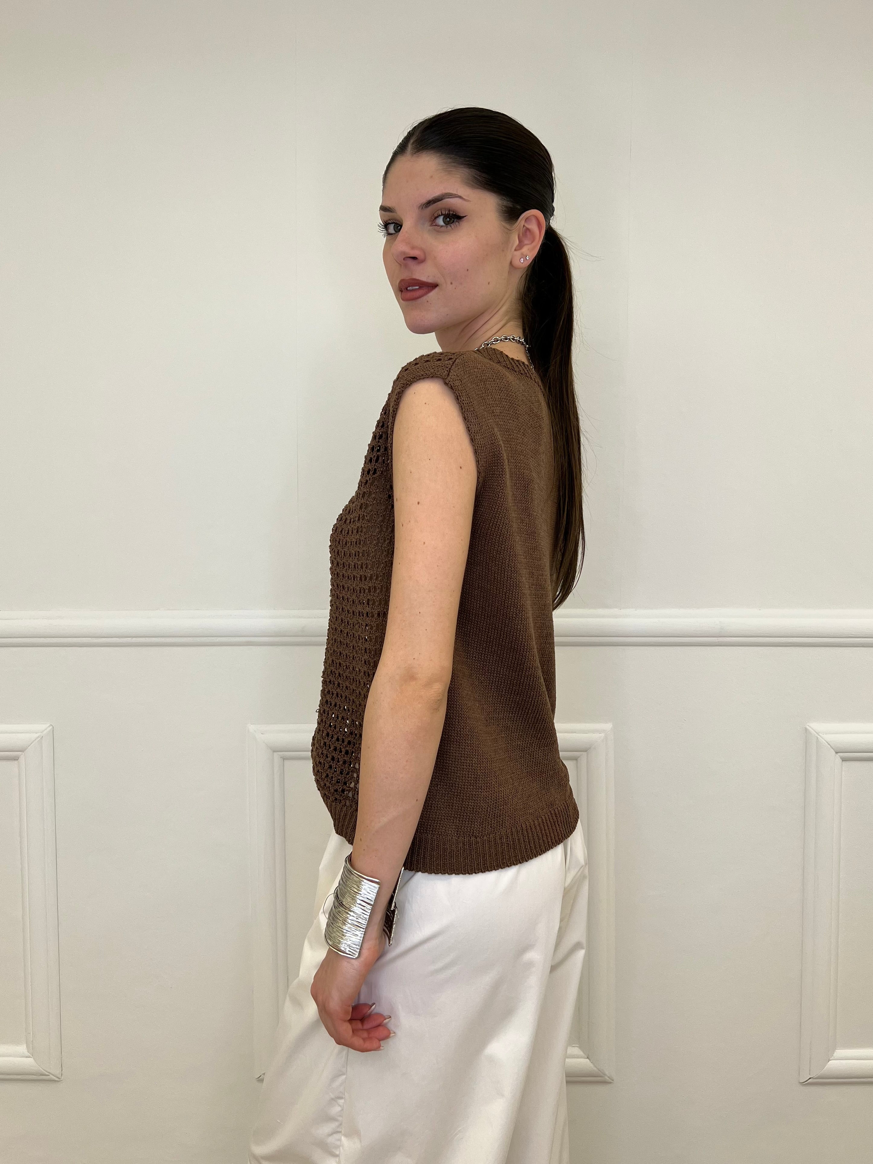 Maglia Smanicata Traforata 6972 Marrone