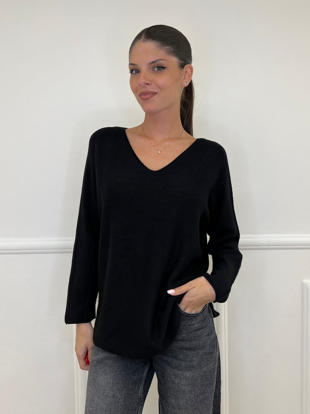 Basic V-Neck Sweater 22325