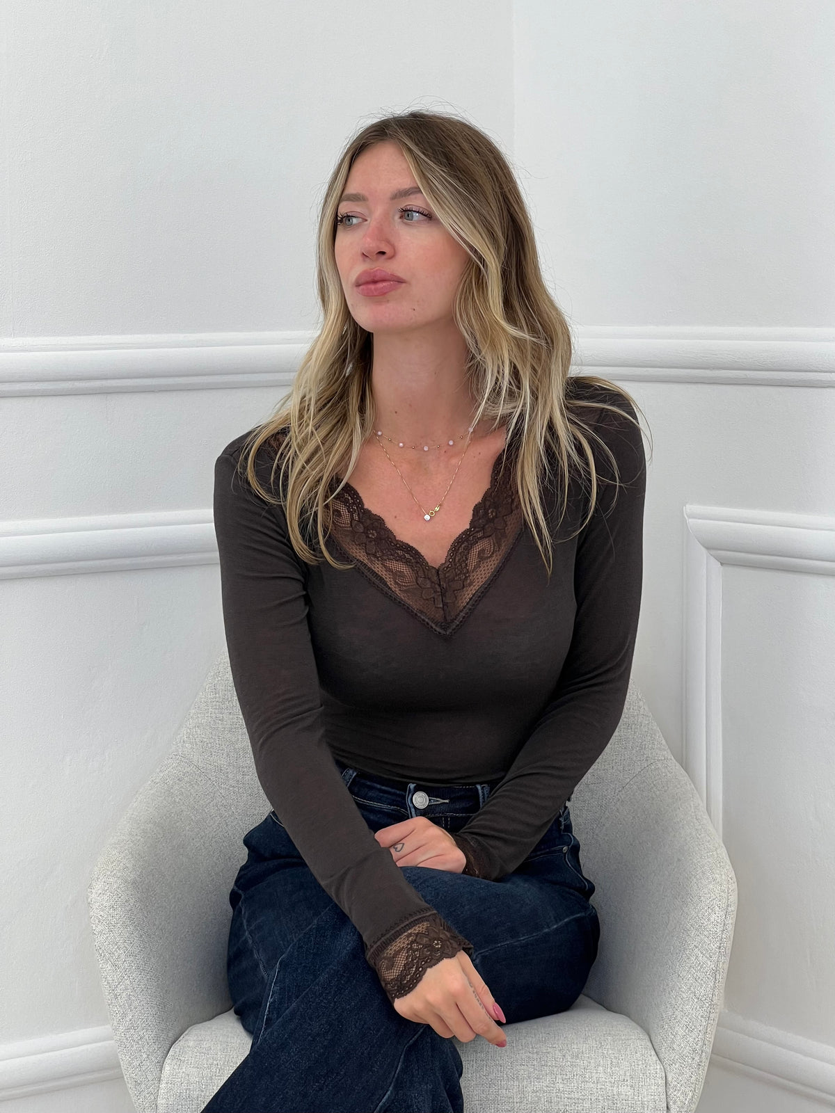 Maglia Scollo a V Ultralight con Cashmere e Pizzo