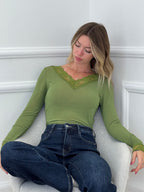 Maglia Scollo a V Ultralight con Cashmere e Pizzo