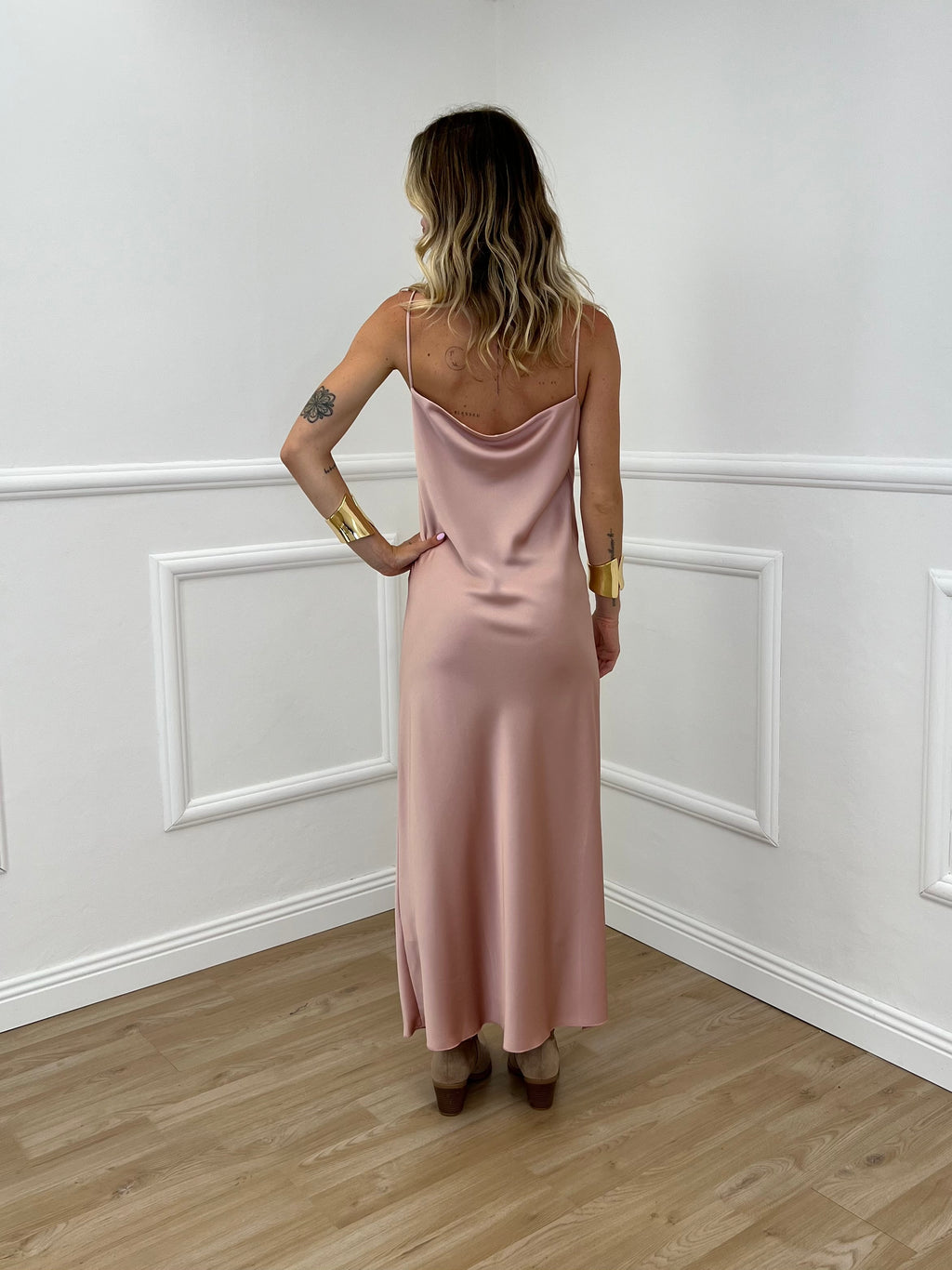 Vestito Satinato Con Scollo Morbido 1502 Rosa