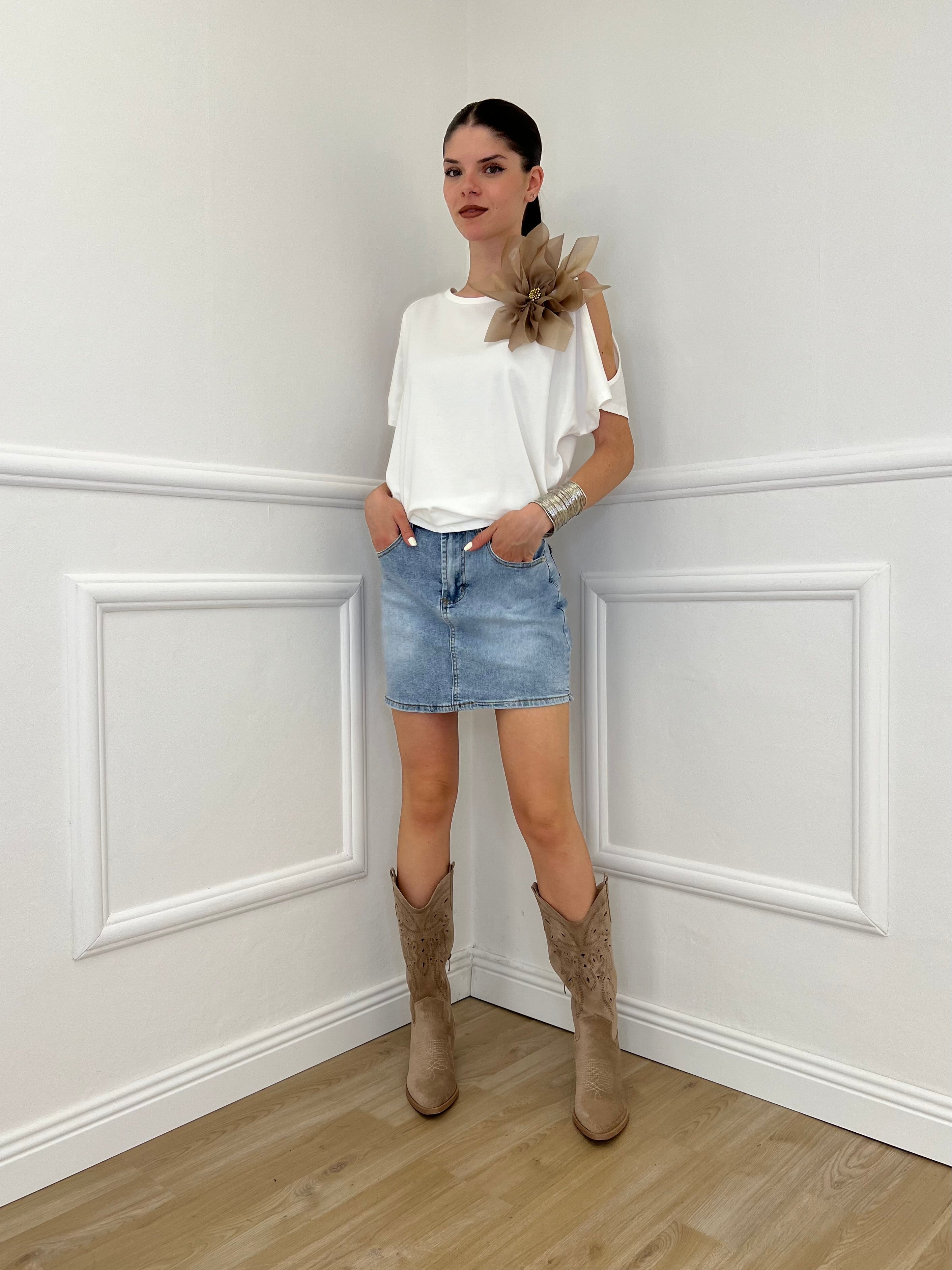 Maglia Cut Out Spilla Fiore 5688 Bianco