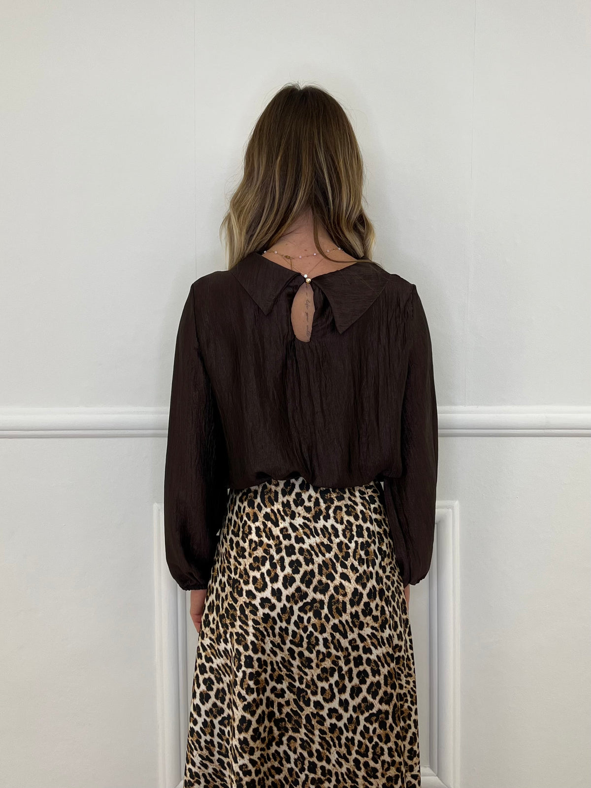 Blusa Chiffon Fiocco e Colletto 8526 Marrone