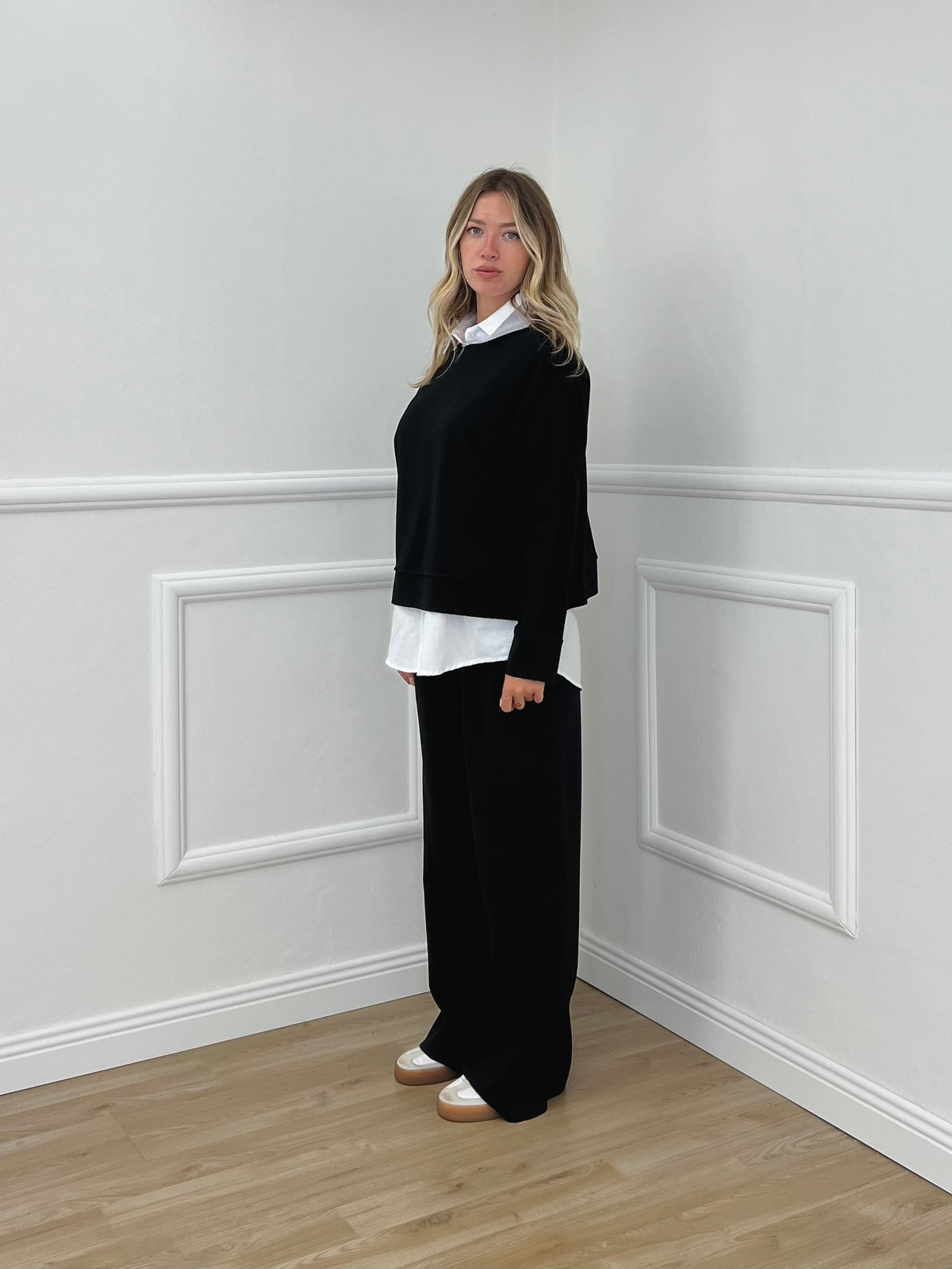 Tuta Oversize Girocollo D27629 Nero