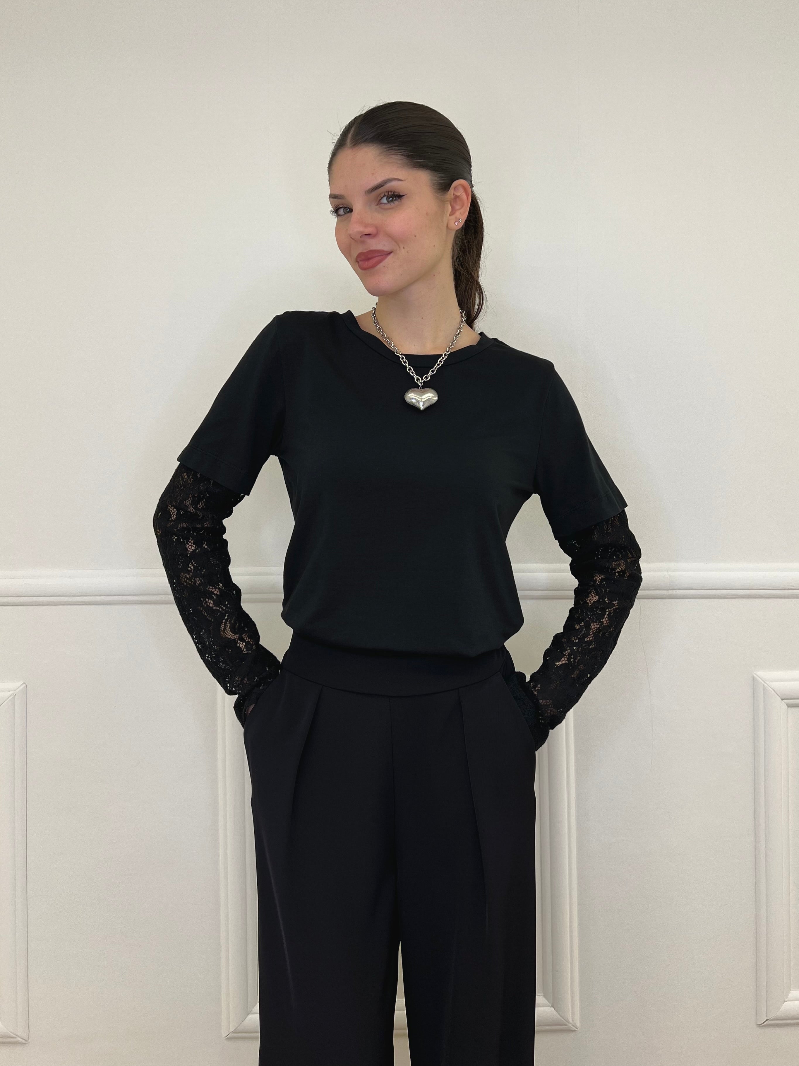 T-Shirt Con Maniche In Pizzo T10575 Nero