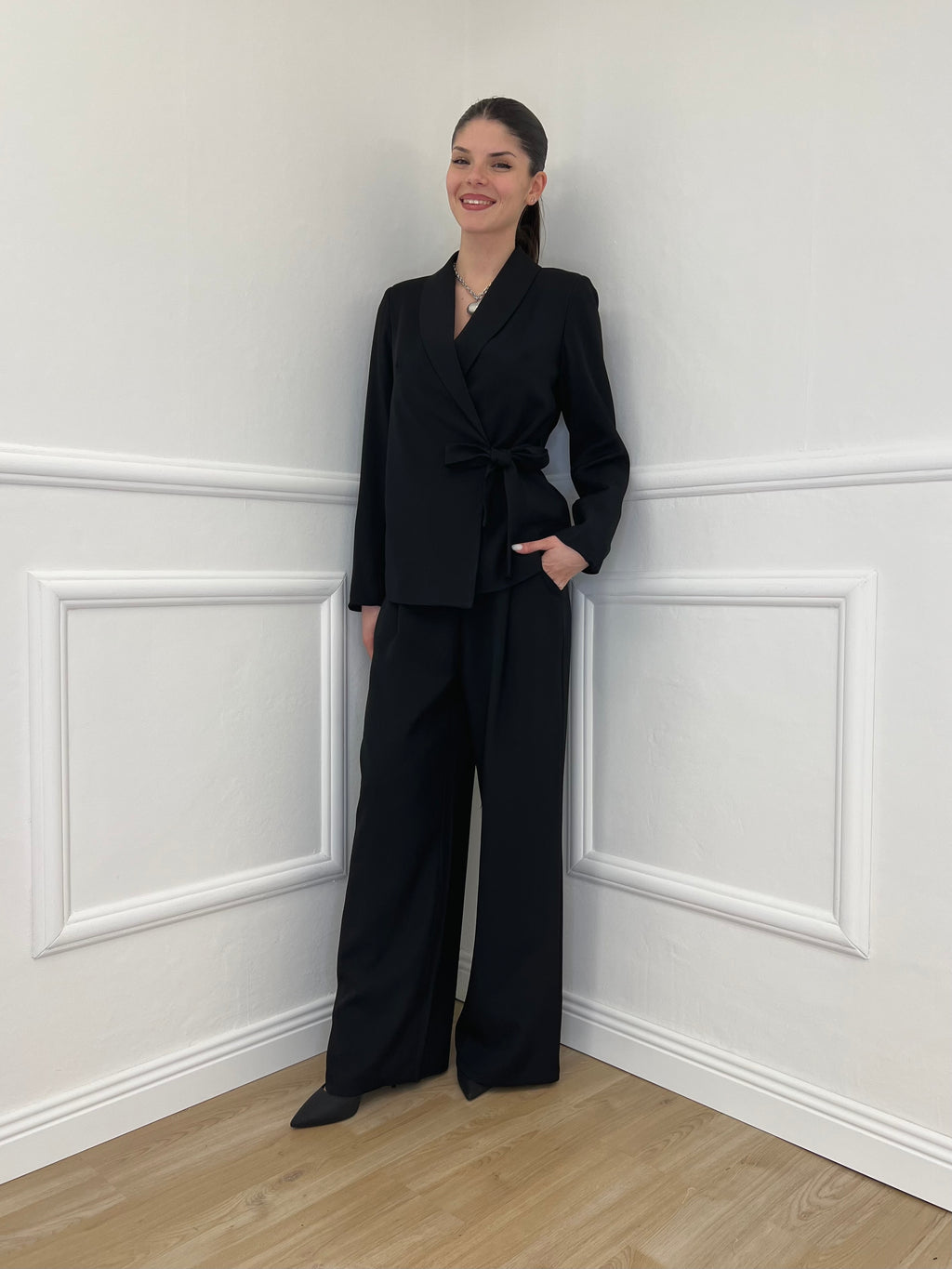 Tailleur con Fiocco 570851 Nero