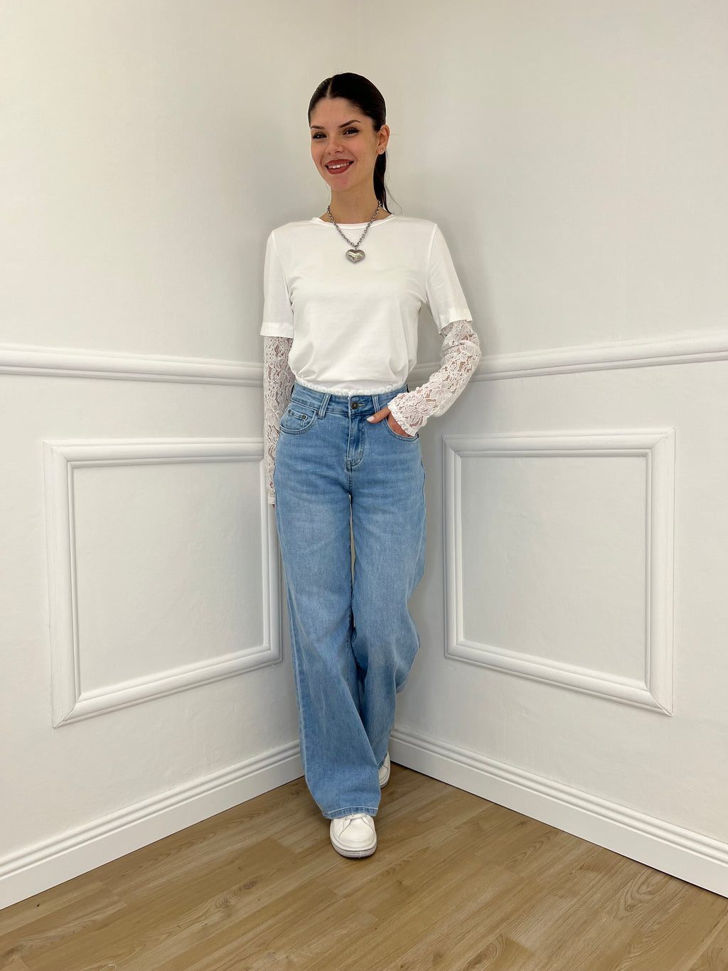 T-Shirt Con Maniche In Pizzo T10575 Bianco