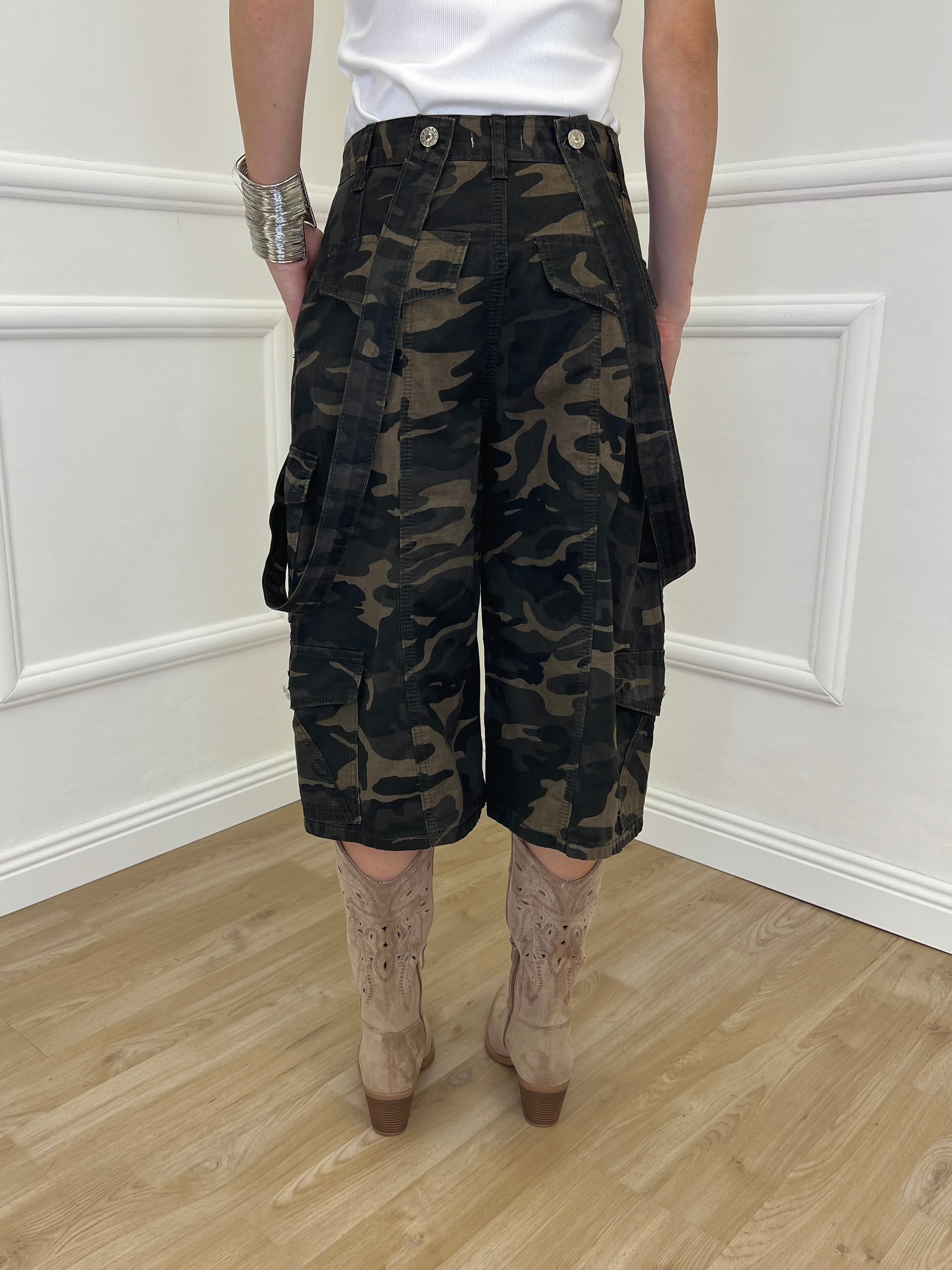 Bermuda Camouflage Con Bretelle 22333